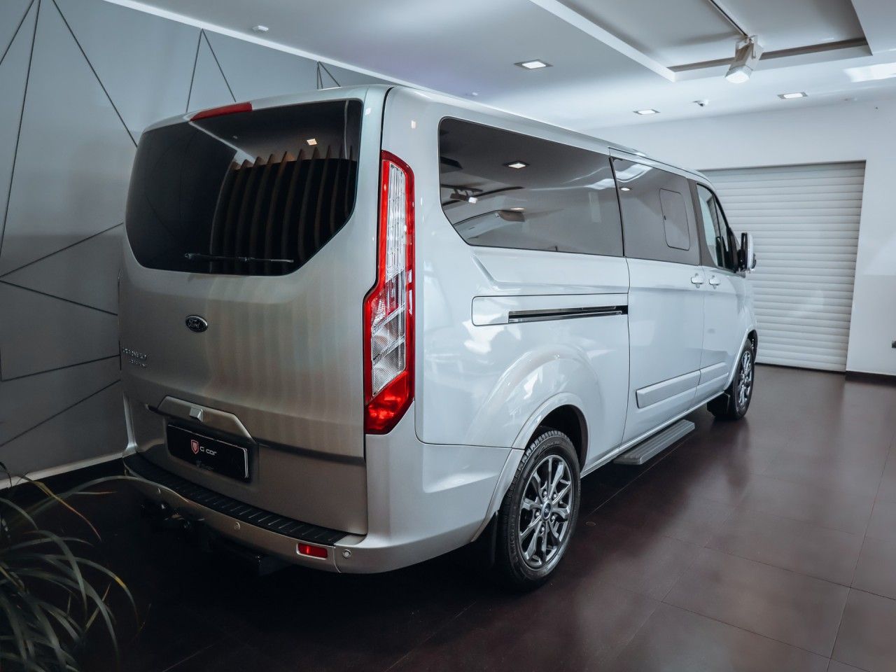 Ford Tourneo Custom, 2.0TDCi Titanium AT 125 kW L2 - fotka 5
