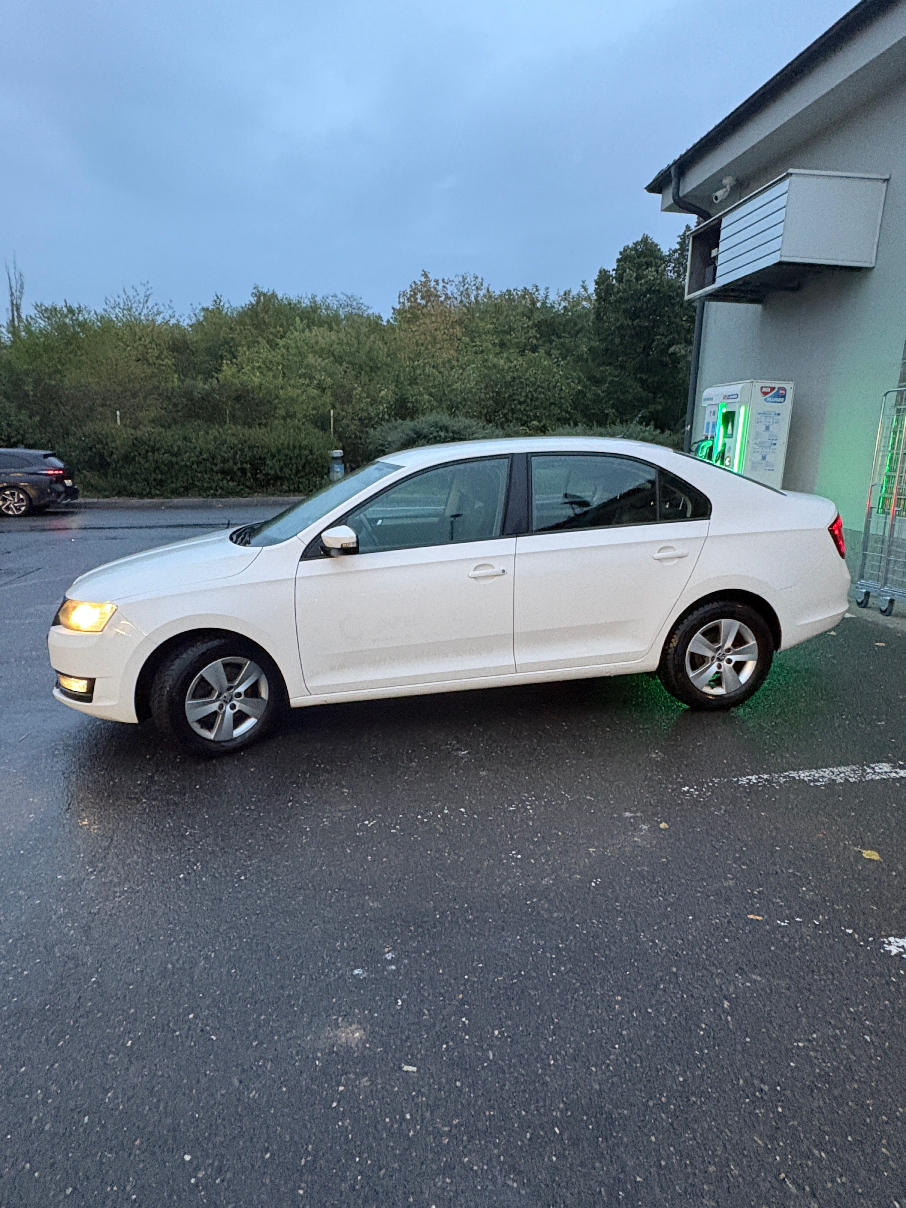 Škoda Rapid, Škoda Rapid 1.6 TDi 85 kw - fotka 2