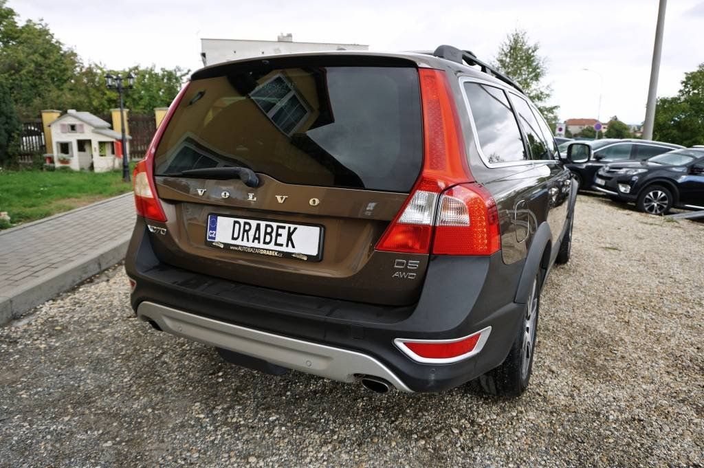 Volvo XC70, SUMMUM 2,4 D5 158 kW - fotka 5