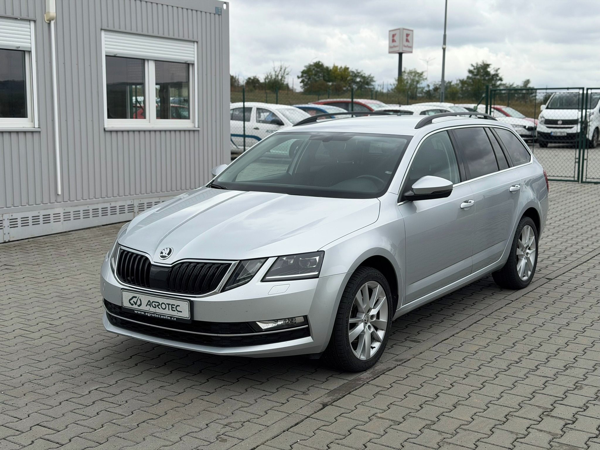 Škoda Octavia, 2.0 TDI 110kW Style Combi 4x4 - fotka 3