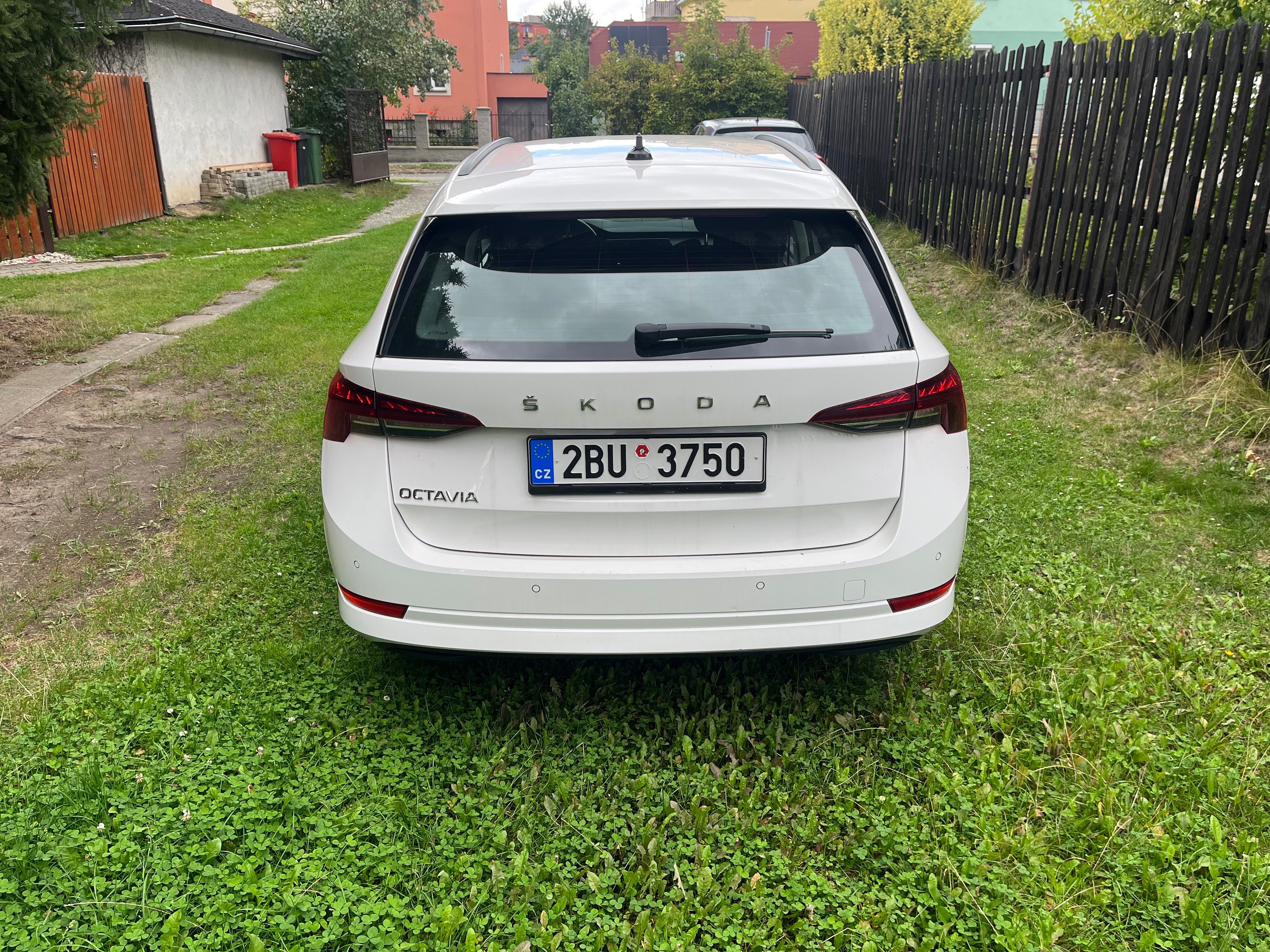 Škoda Octavia, Kombi 2.0 TDI 85KW - fotka 5