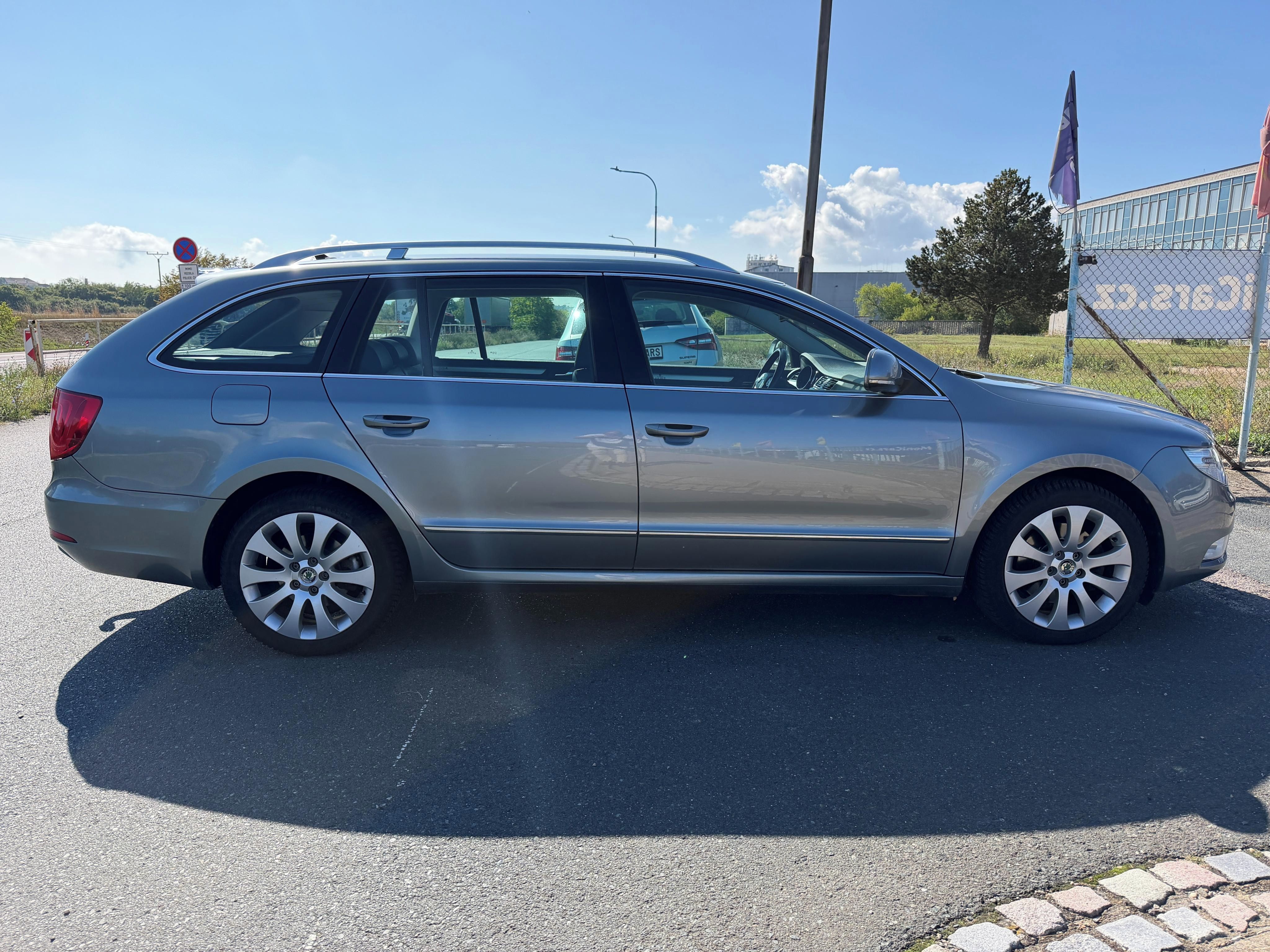 Škoda Superb, 2.0 TDi 103kW VÝBAVA, TAŽNÉ - fotka 4