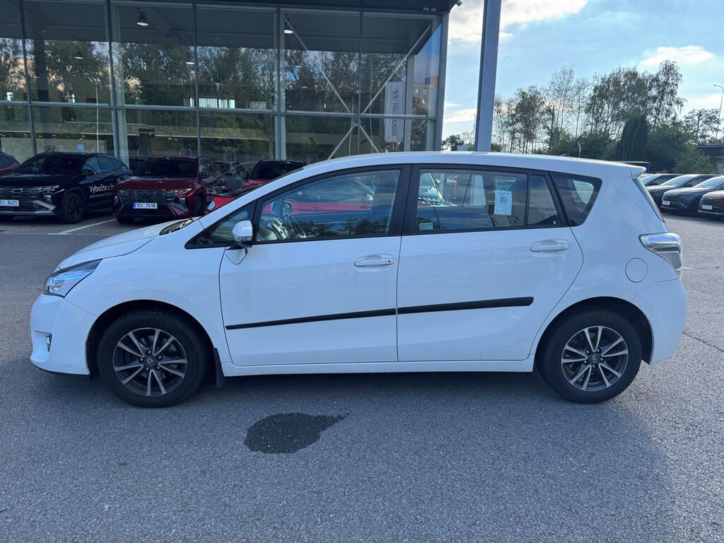 Toyota Verso, 1.6 Valvematic 97 kW - fotka 2