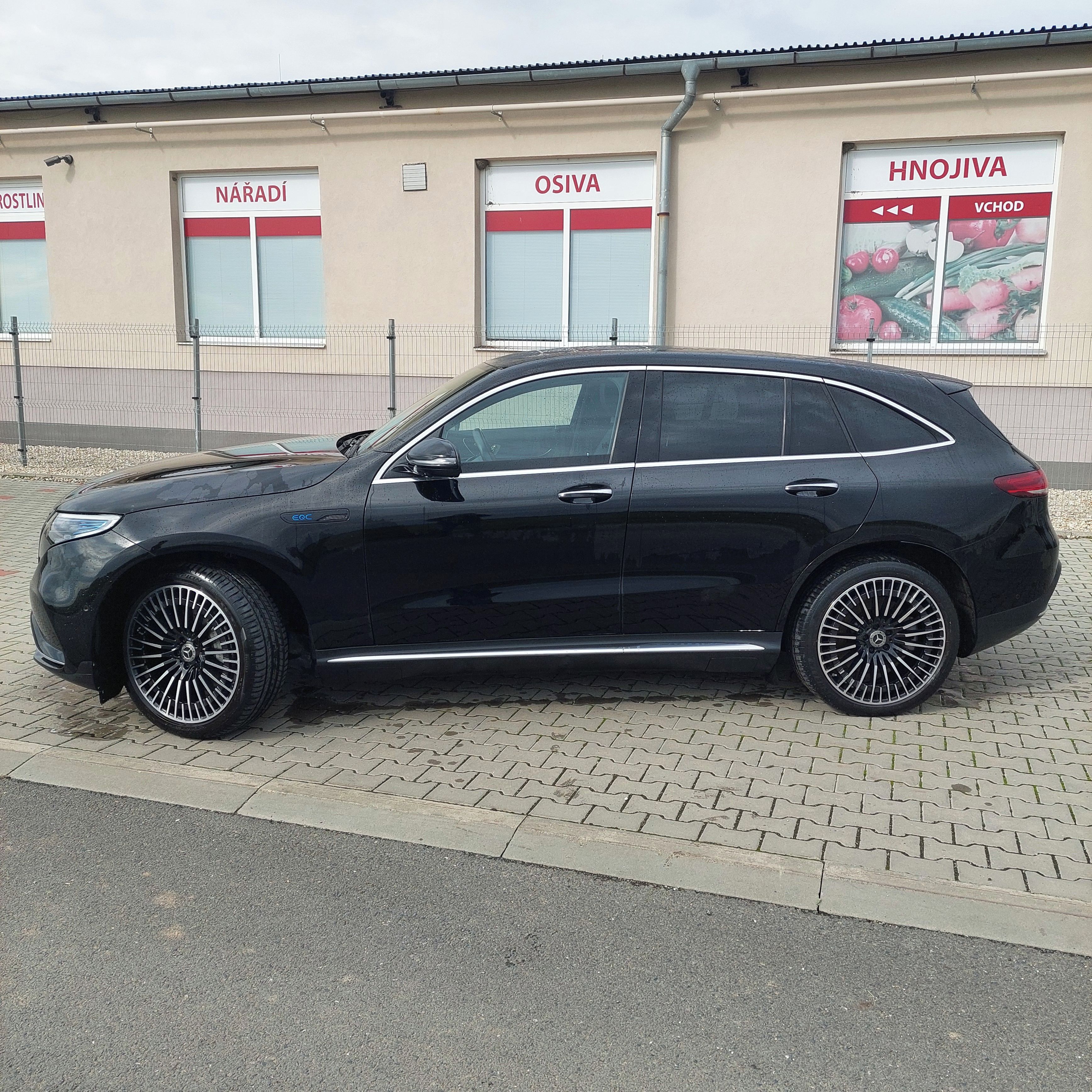 Mercedes-Benz EQC, Prodam hezky vuz - fotka 4