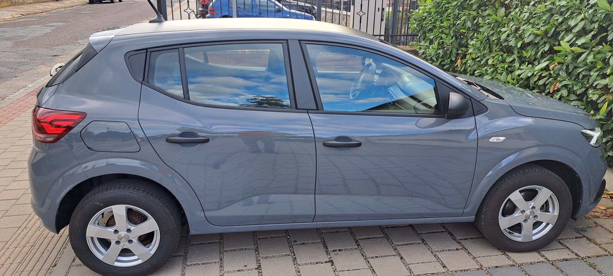 Dacia Sandero, 1.0 LPG, 2025, 13700 km - fotka 6
