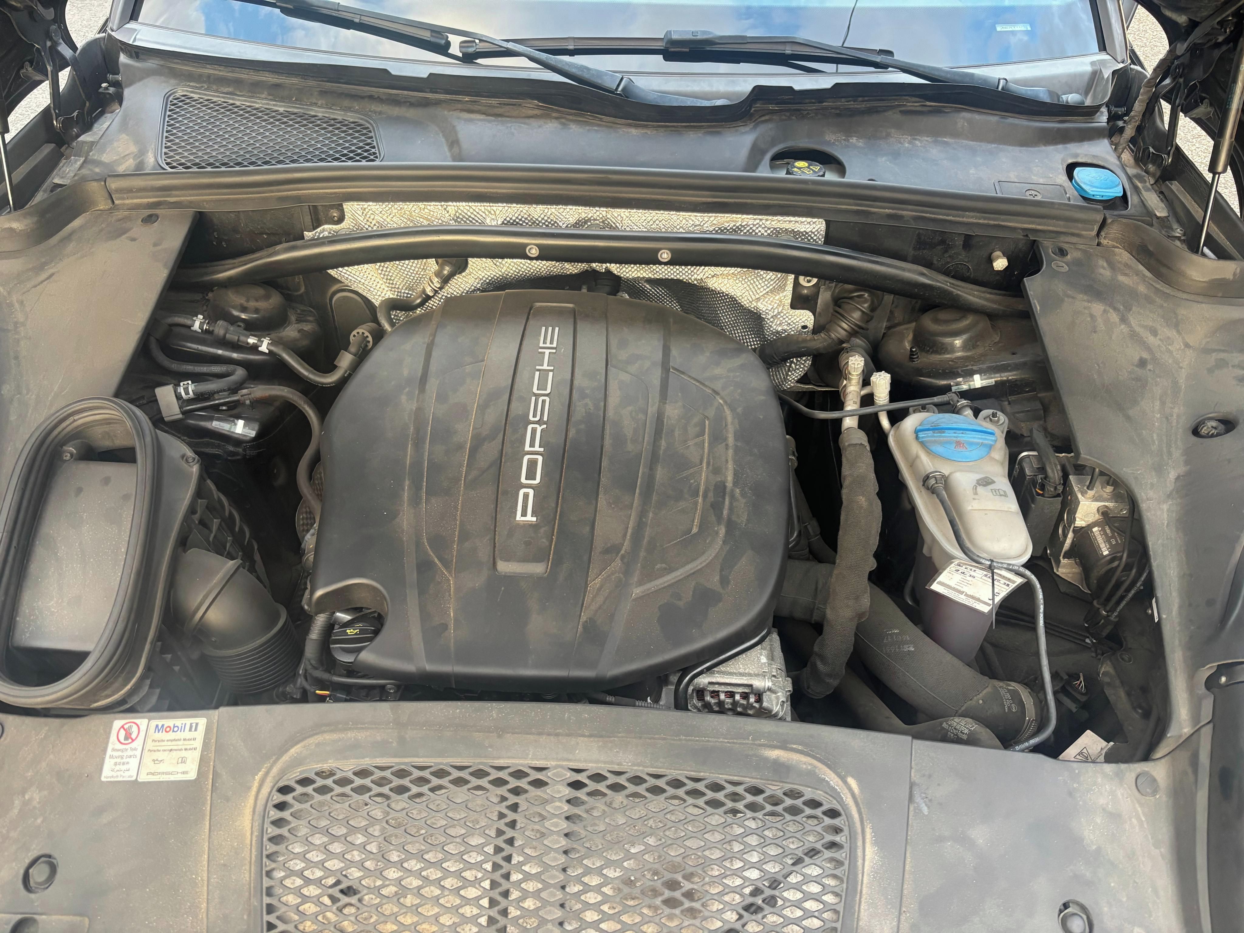 Porsche Macan, 2.0 TSI, Servisováno - fotka 4