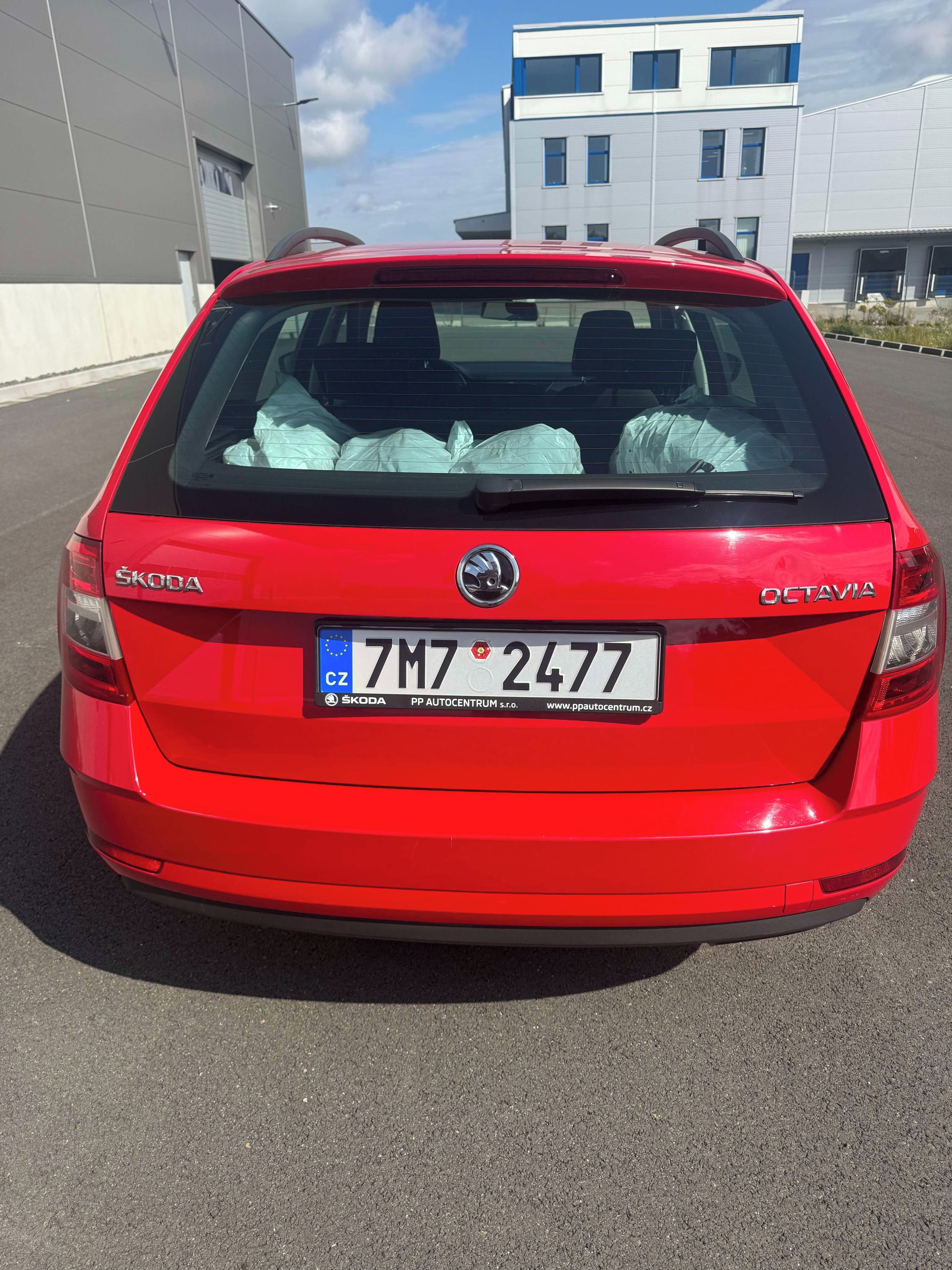 Škoda Octavia, 1.6TDI, Ambition, servis - fotka 3