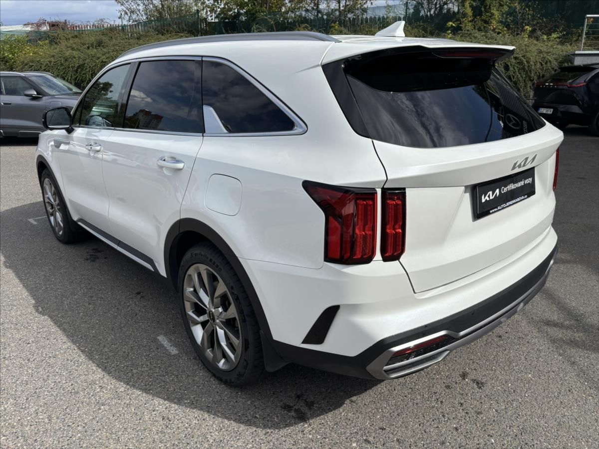 Kia Sorento, 2,2 D 4x4 AT TOP ZÁRUKA 7MÍST - fotka 3