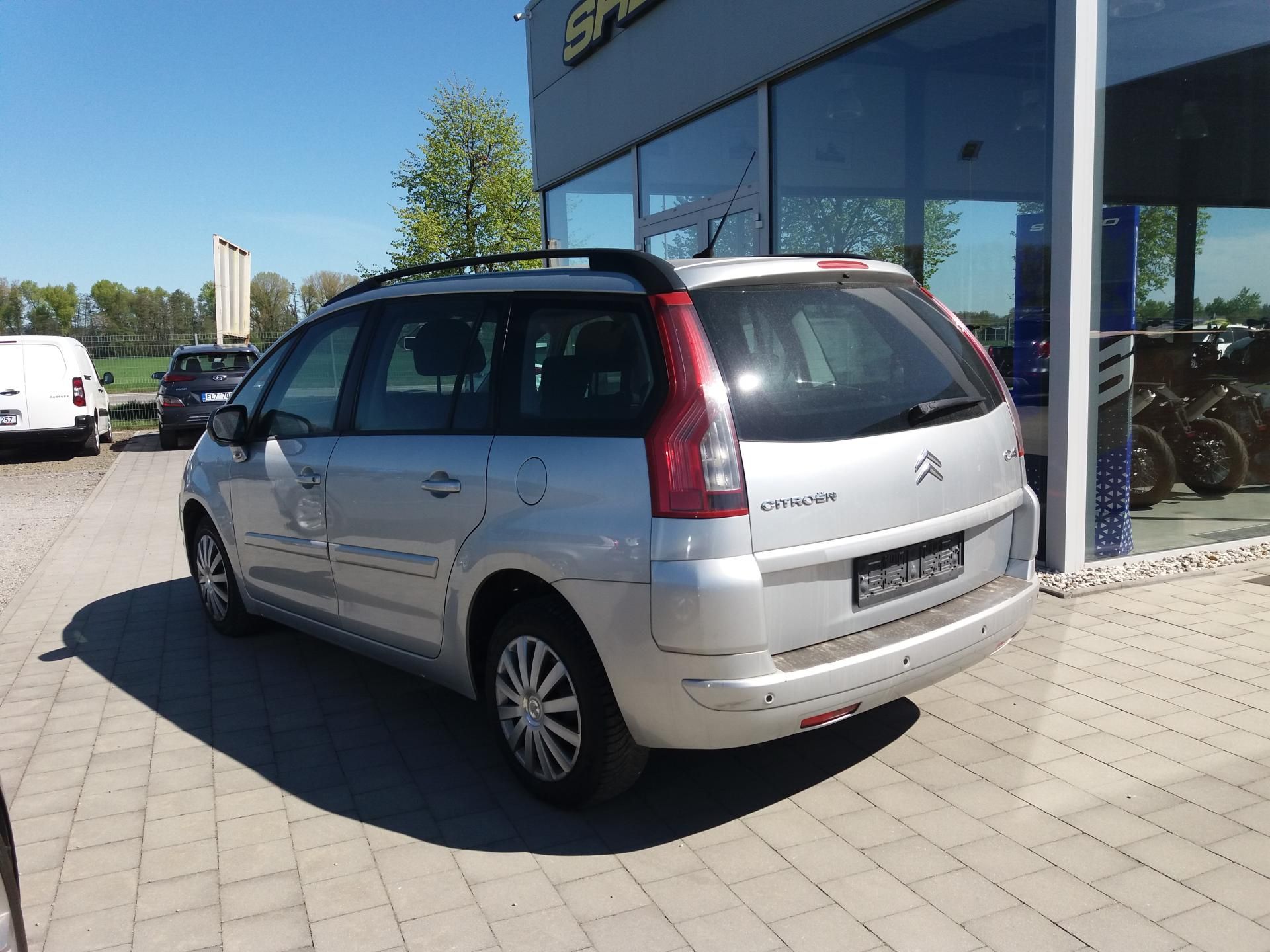 Citroën Grand C4 Picasso, 1.6 16V,7.MÍST,SERV.KNÍŽKA!! - fotka 6