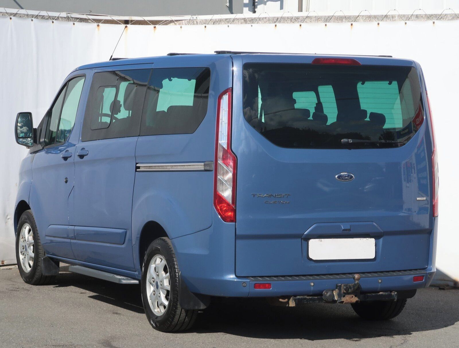 Ford Tourneo Custom, 2.2 TDCi, Titanium, Klima, ČR - fotka 4