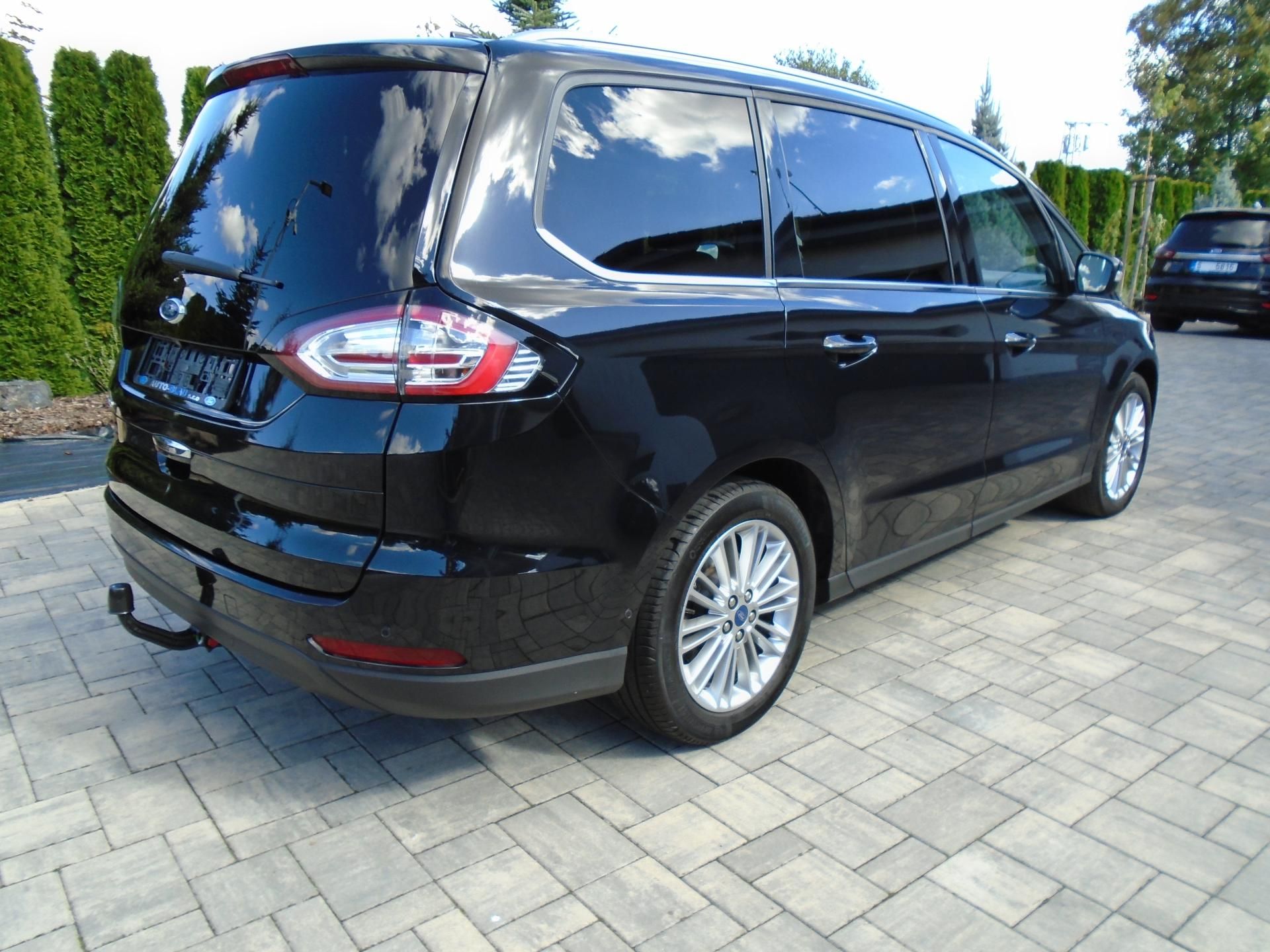 Ford Galaxy, 2.0EcoBlue 140kW 8AT Vignale - fotka 4
