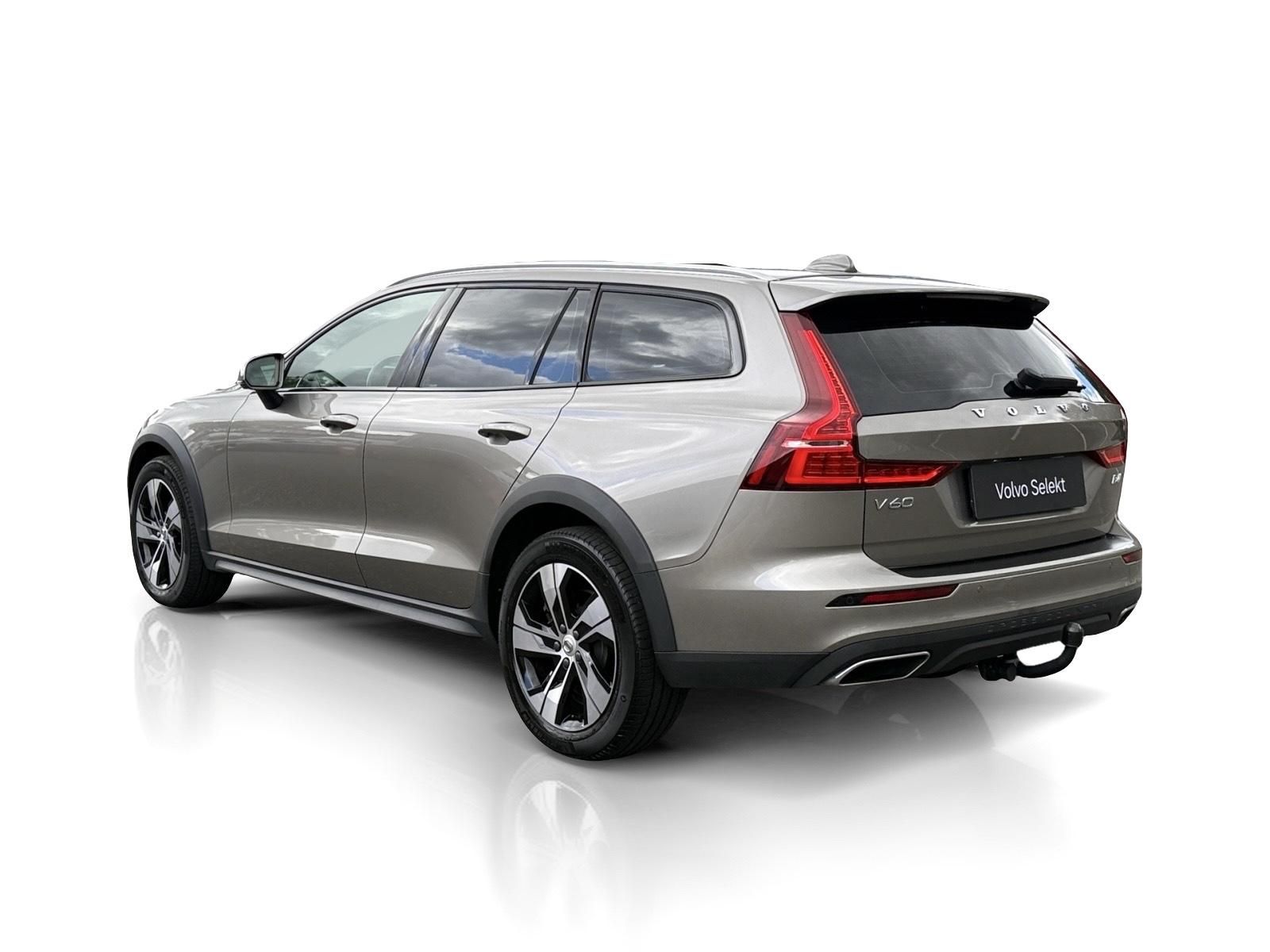 Volvo V60, CC B4 AWD //nezáv. topení+kola - fotka 4