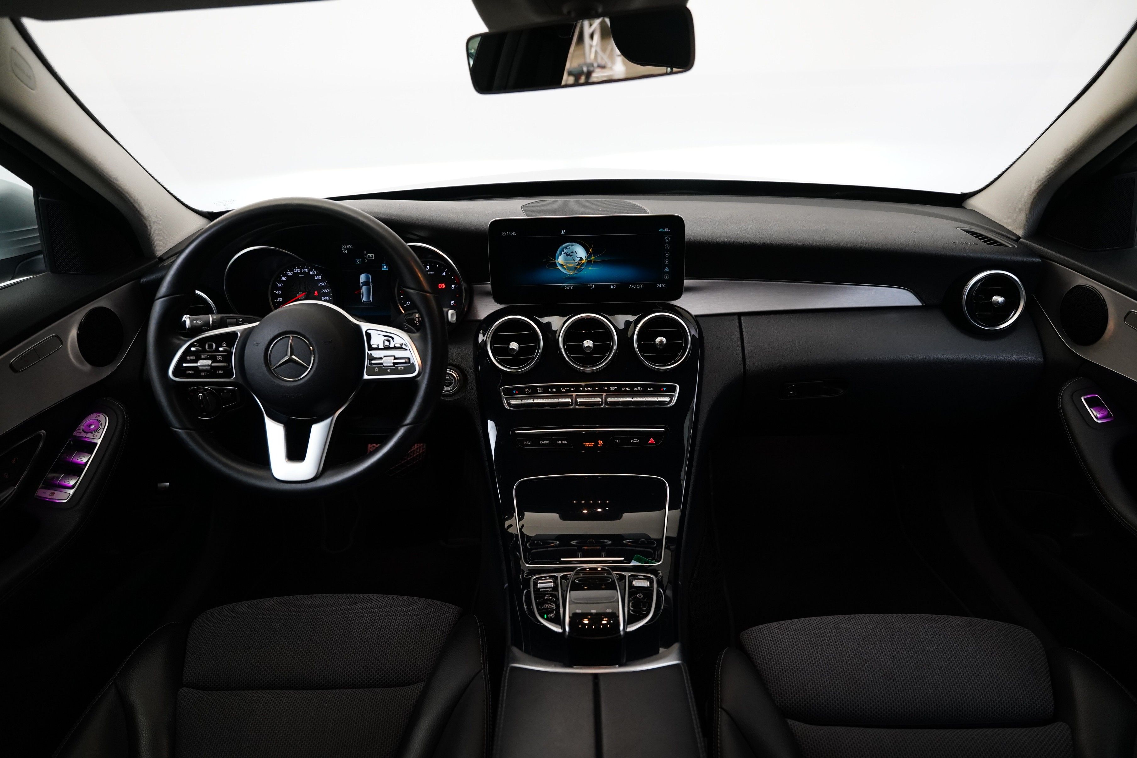 Mercedes-Benz Třídy C, 220d 143 kW Avantgarde - fotka 5