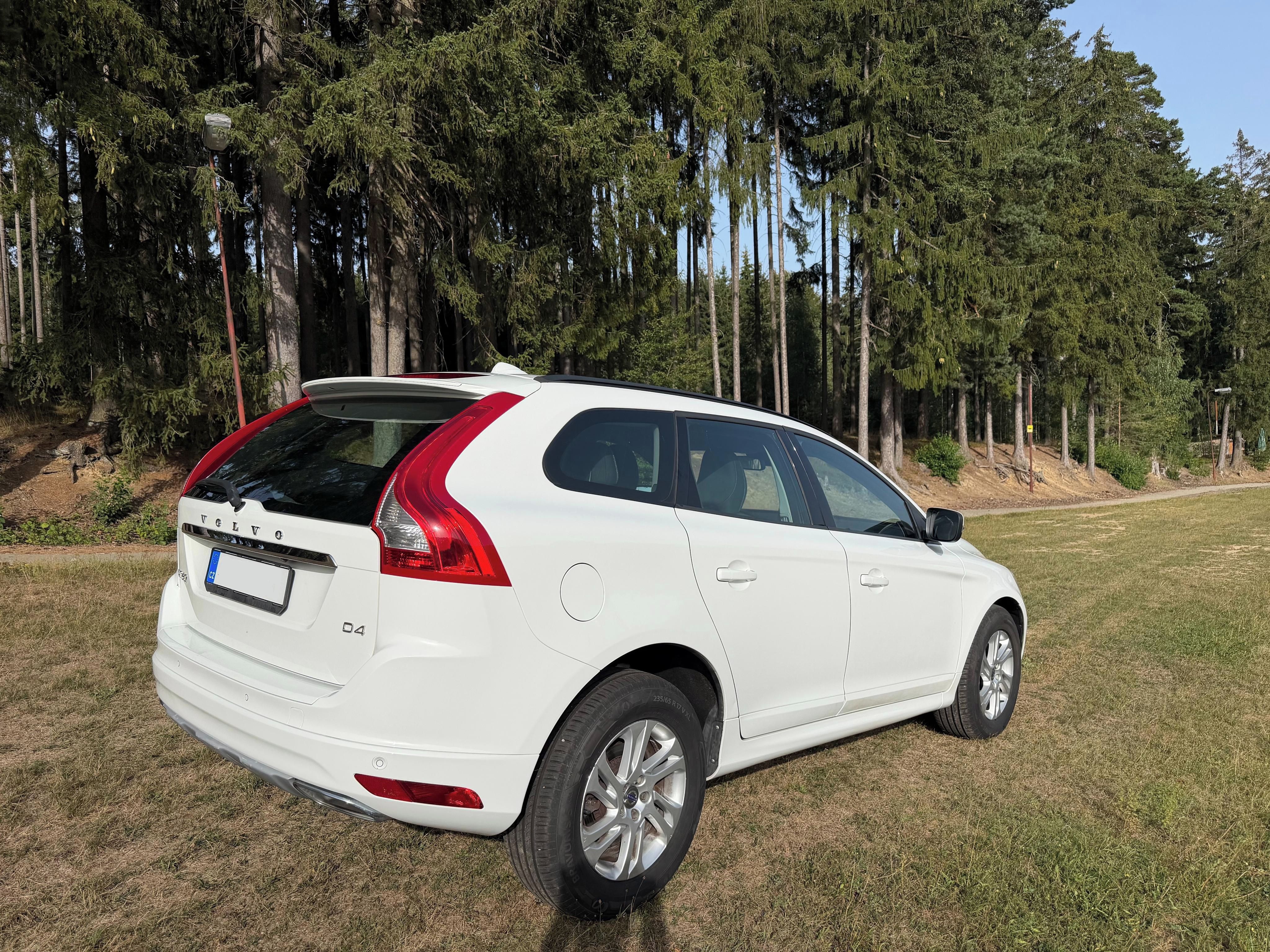 Volvo XC60, 2.0D 140Kw, automat, pěkný - fotka 4