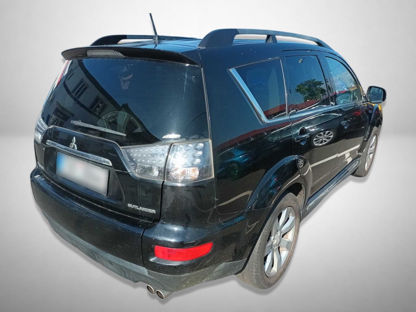Mitsubishi Outlander, 2.2 DI-D, 4X4, 7 míst, ČR - fotka 2