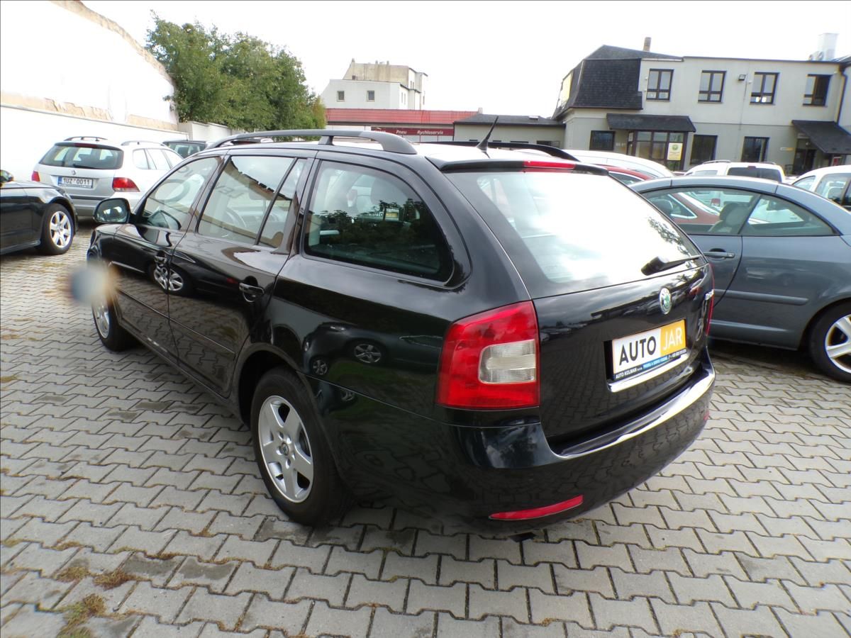 Škoda Octavia, 1,2 TSI-77KW  TEMPOMAT - fotka 4