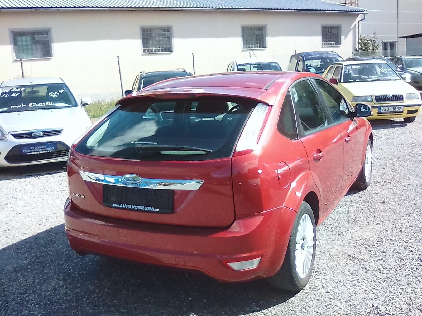 Ford Focus, 1.8i 16V Titanium, 1.majitel - fotka 5