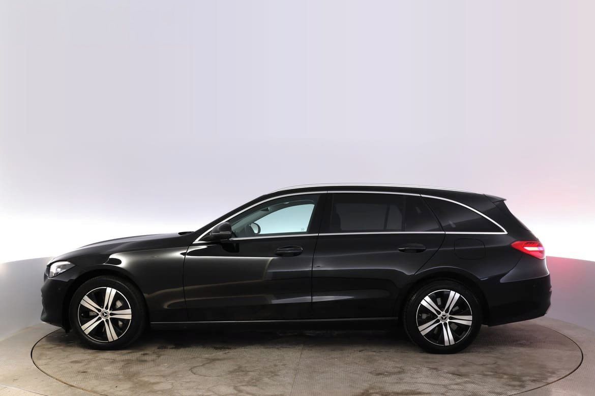 Mercedes-Benz Třídy C, 300e Avantgarde Kamera Tažné - fotka 3