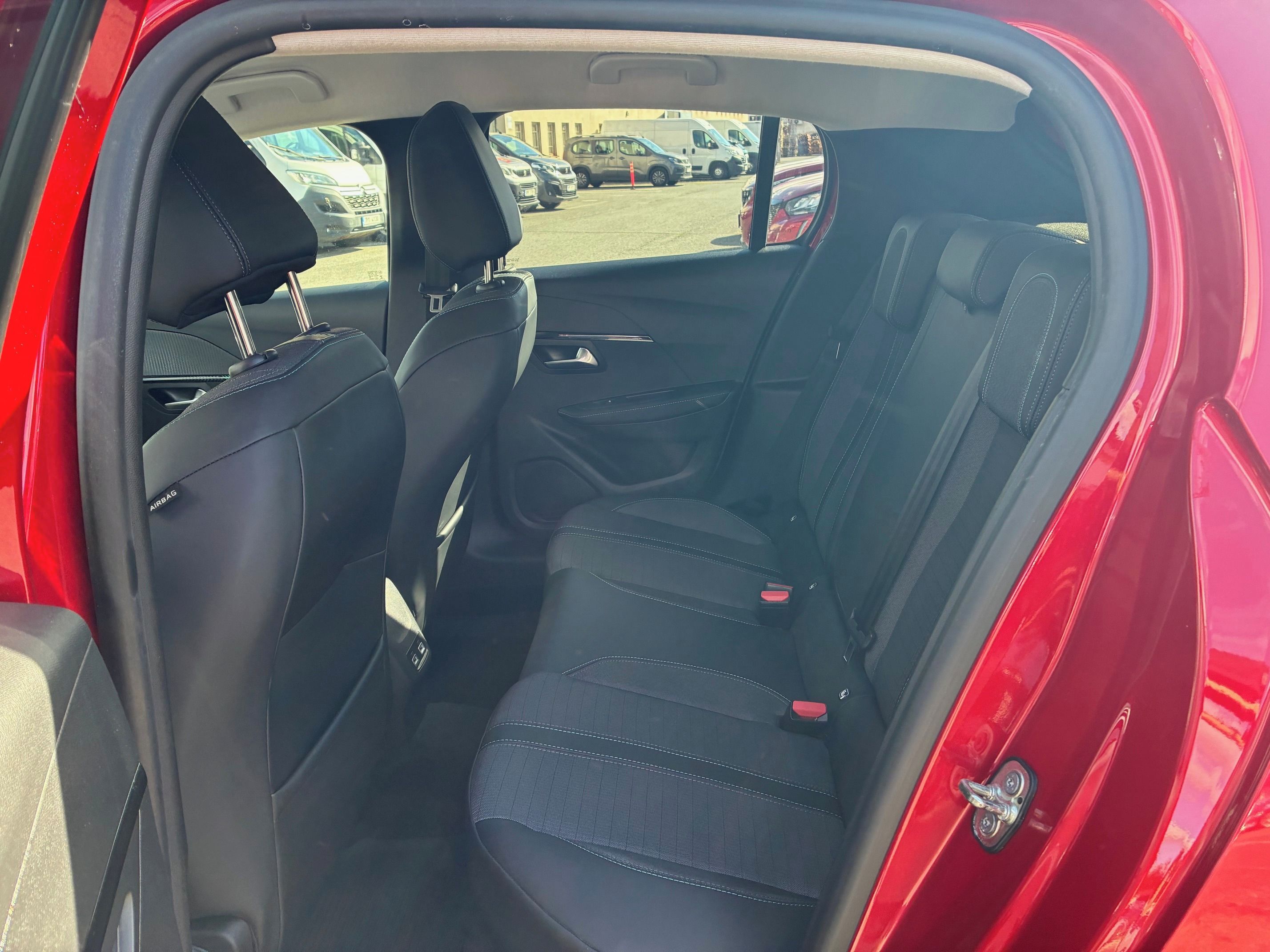 Peugeot 208, AllurePack 1,2 PureTech záruka - fotka 6