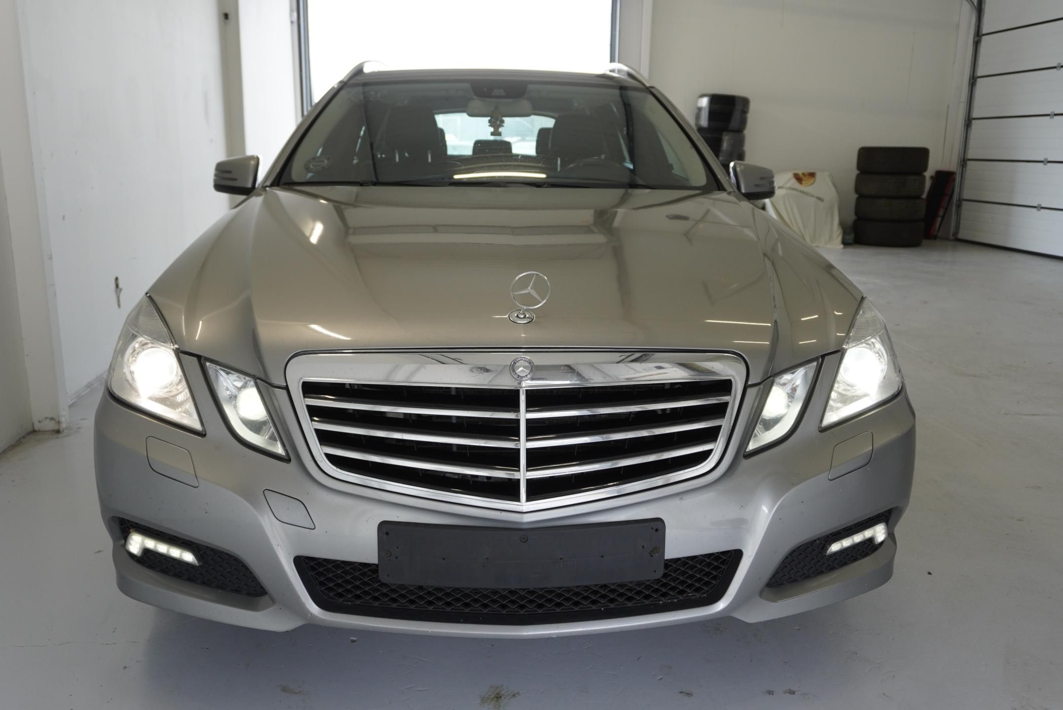 Mercedes-Benz Třídy E, E350 3,0 CDI AVANTGARDE AUT. - fotka 2