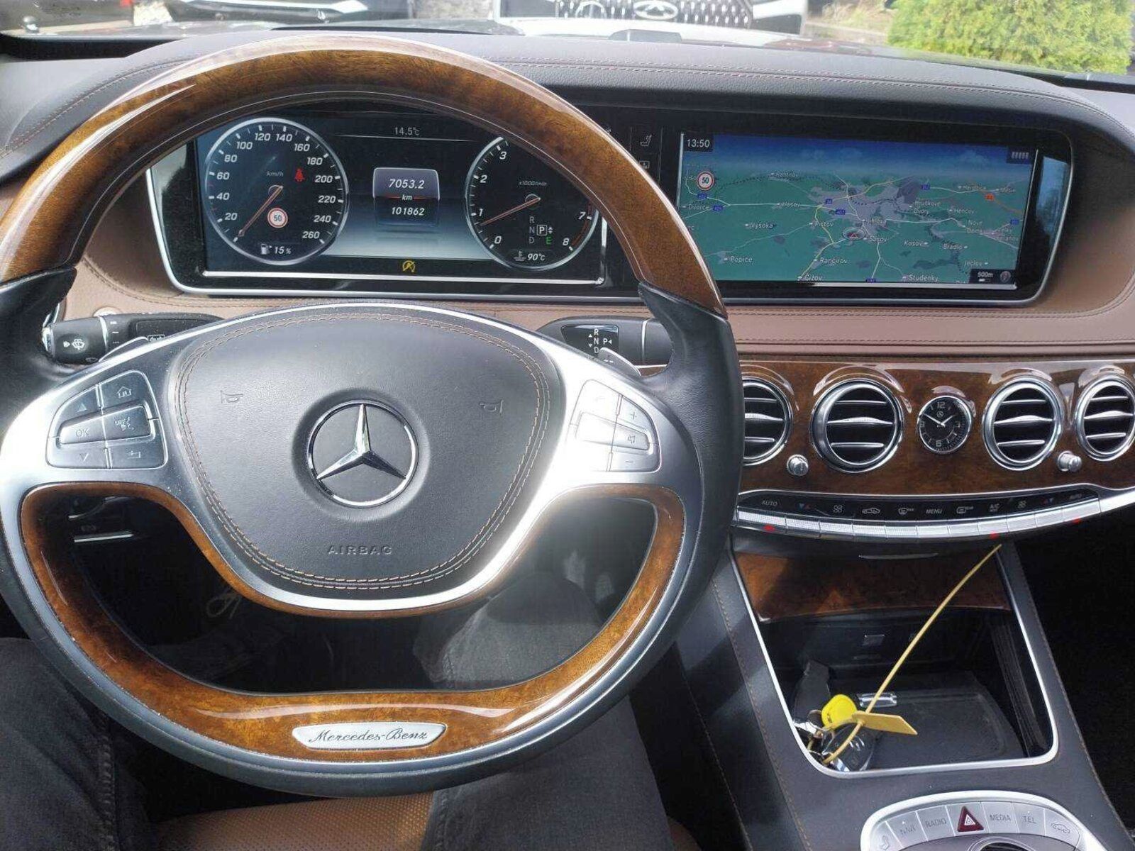 Mercedes-Benz Třídy S, 500 4MATIC - fotka 3