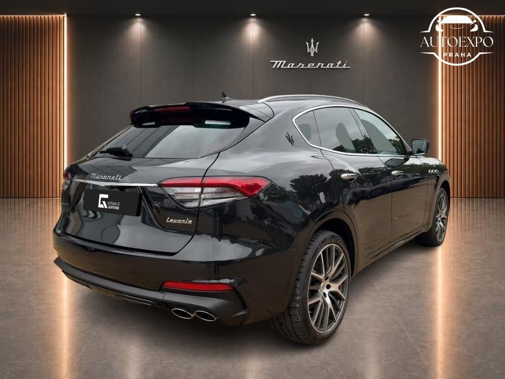 Maserati Levante, Modena S*Carbon*Panorama - fotka 4
