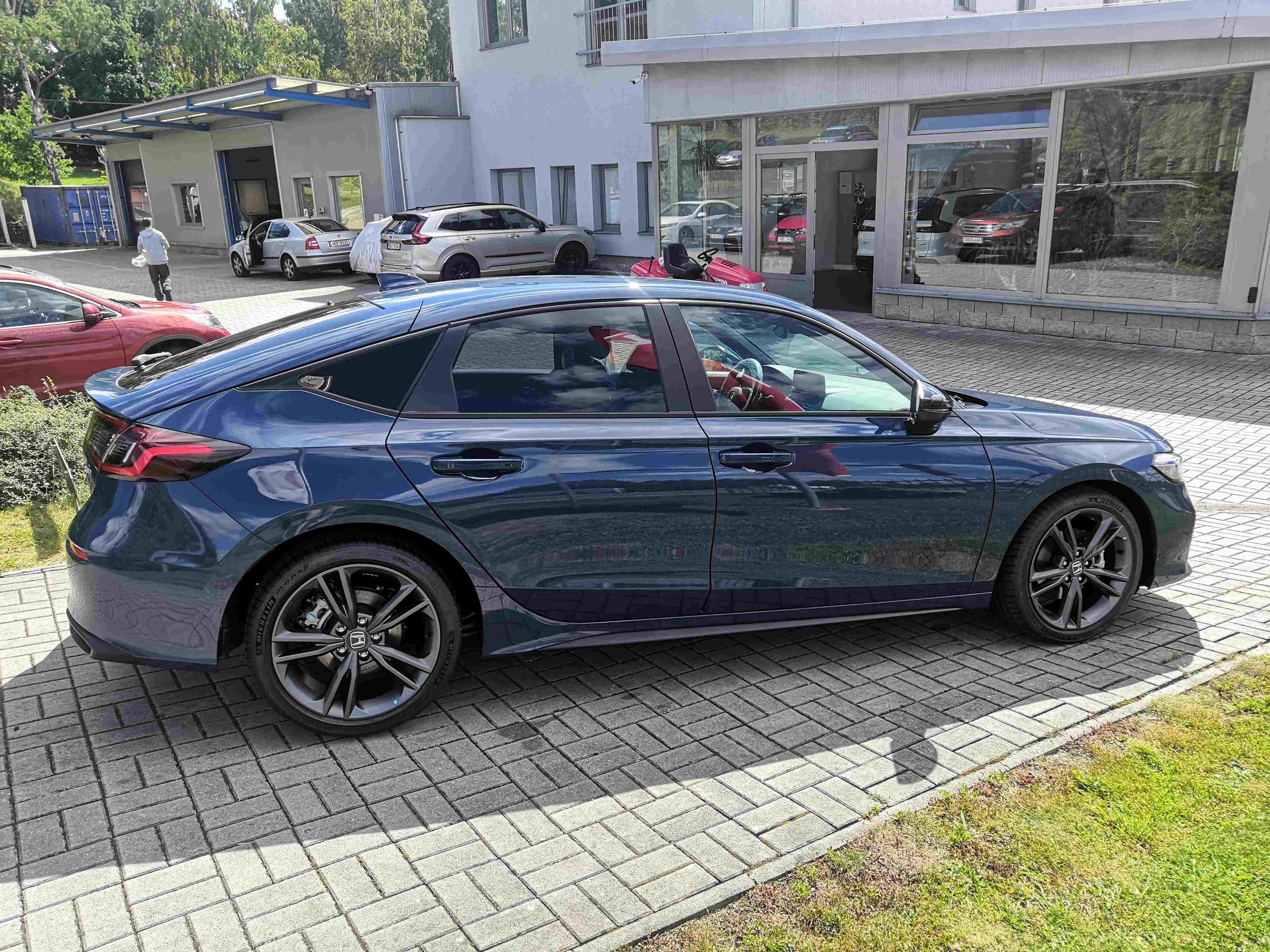 Honda Civic, 2.0 e:HEV Sport - fotka 4