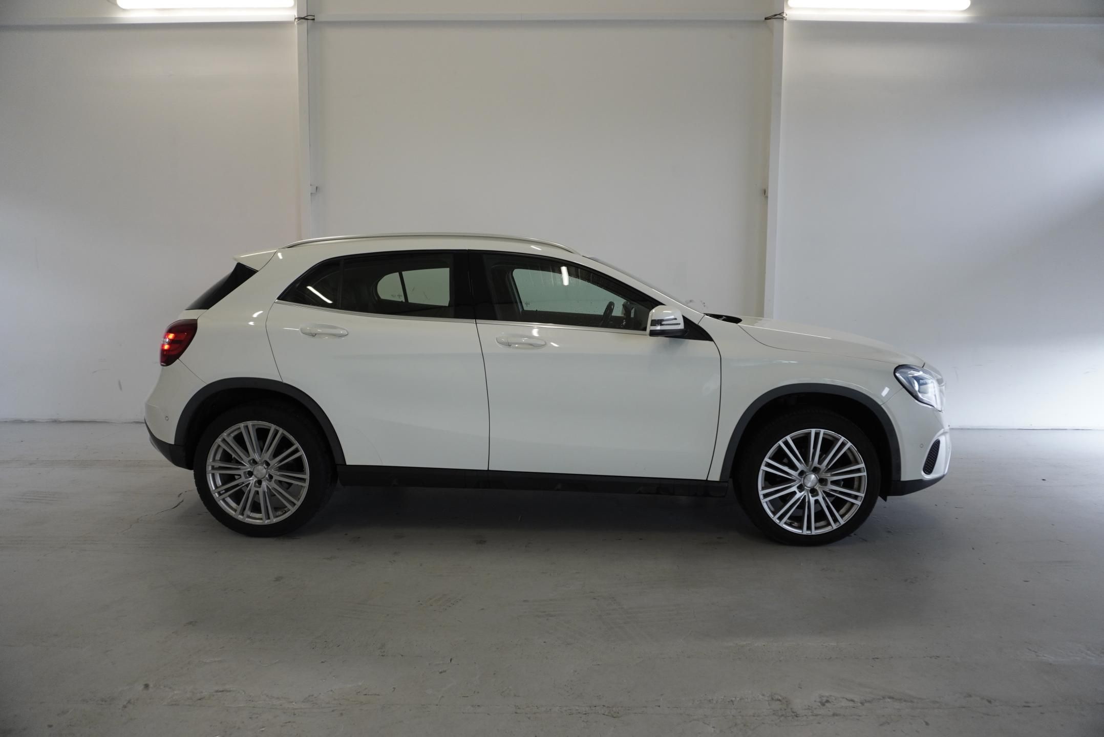 Mercedes-Benz GLA, 200 2.2D 100 kW AUTOMAT - fotka 4