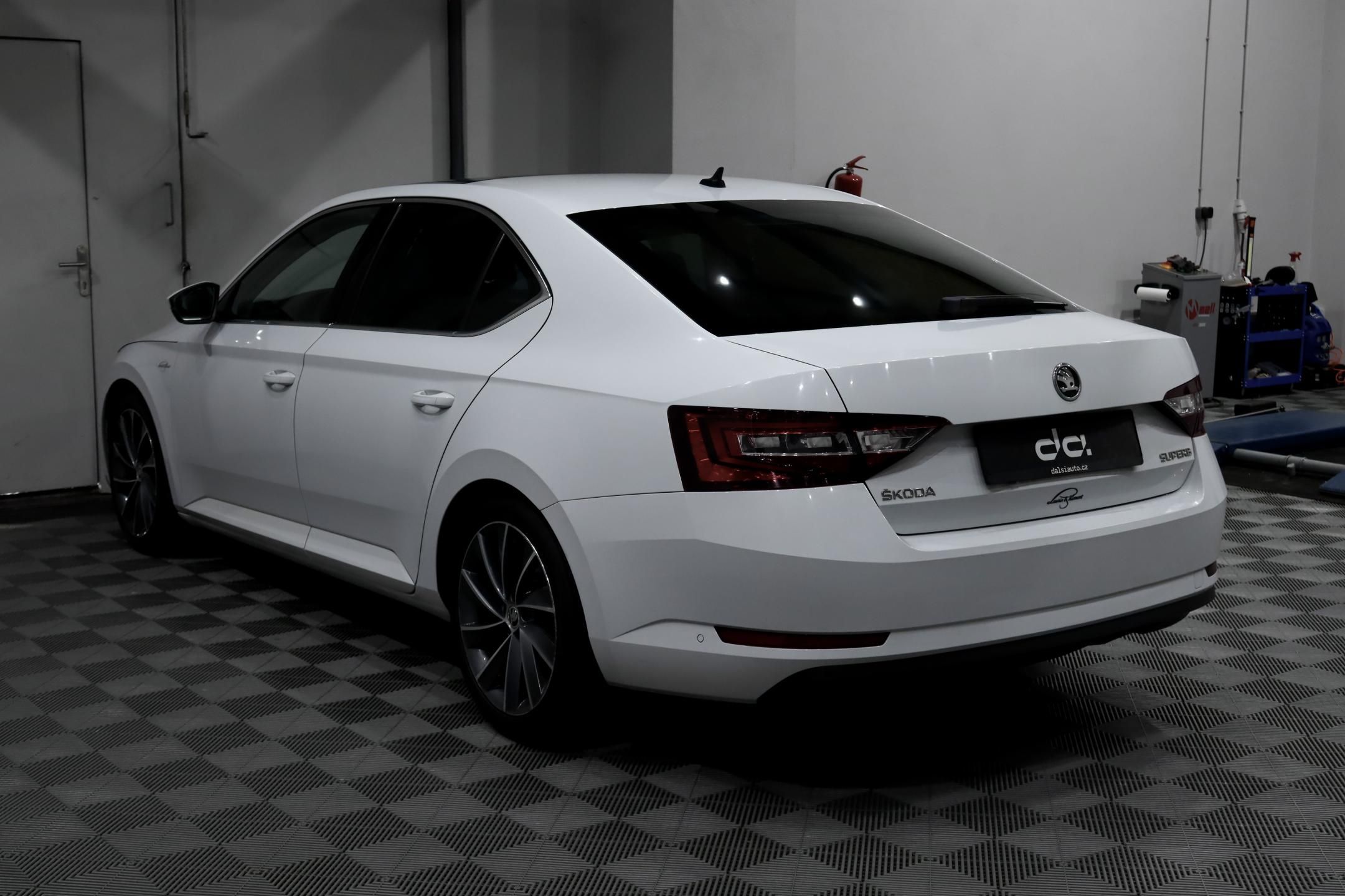 Škoda Superb, 3 2.0 TDI 140 kW DSG L&K - fotka 4