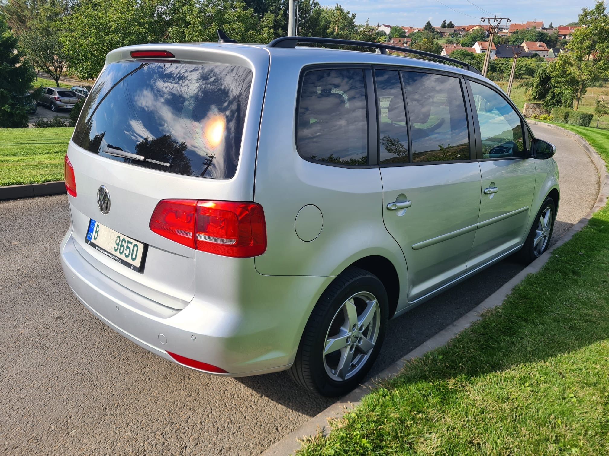 Volkswagen Touran, 1.4 TSi 103KW 7-míst TAŽ. - fotka 6