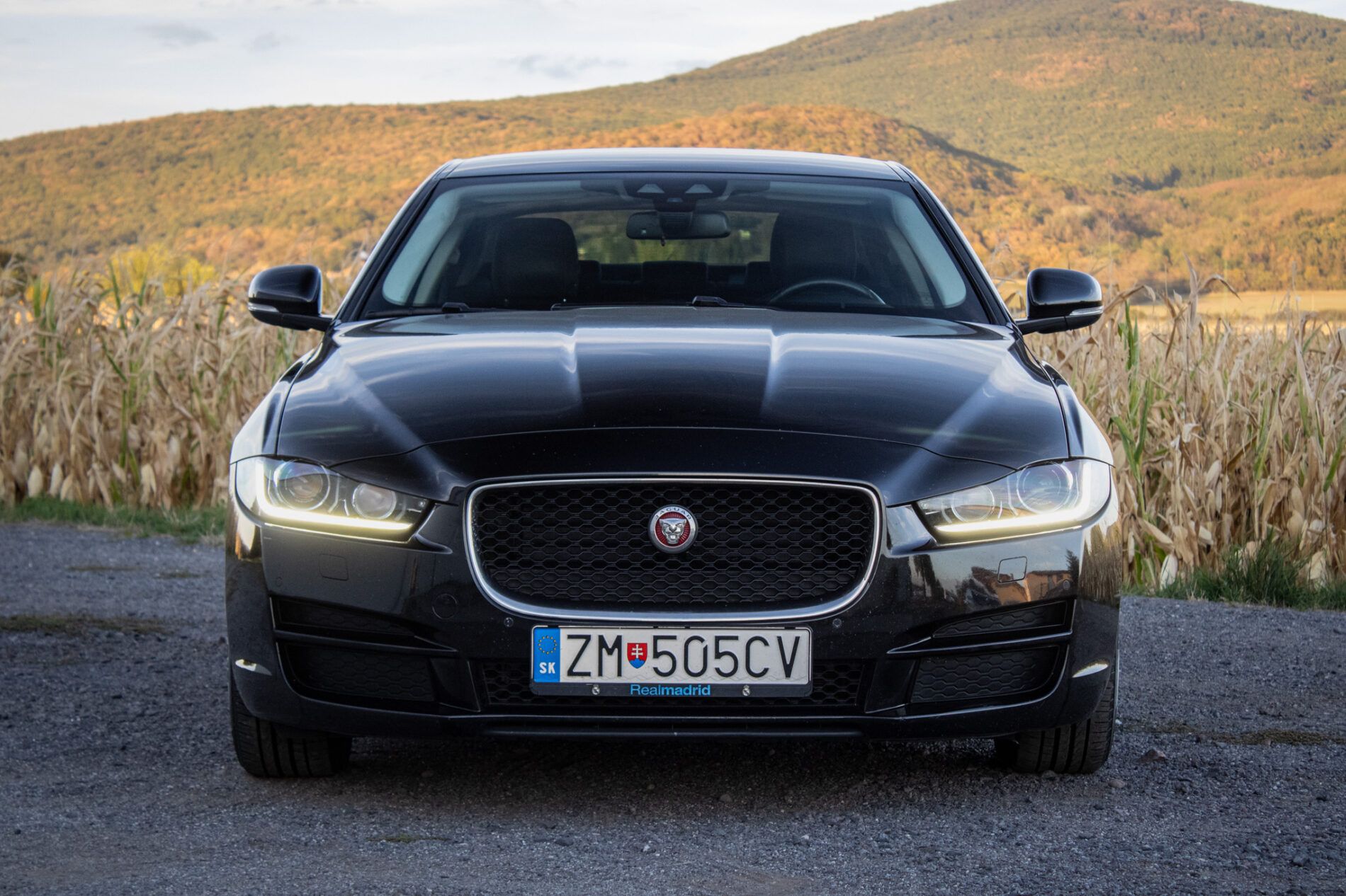 Jaguar XE - fotka 2