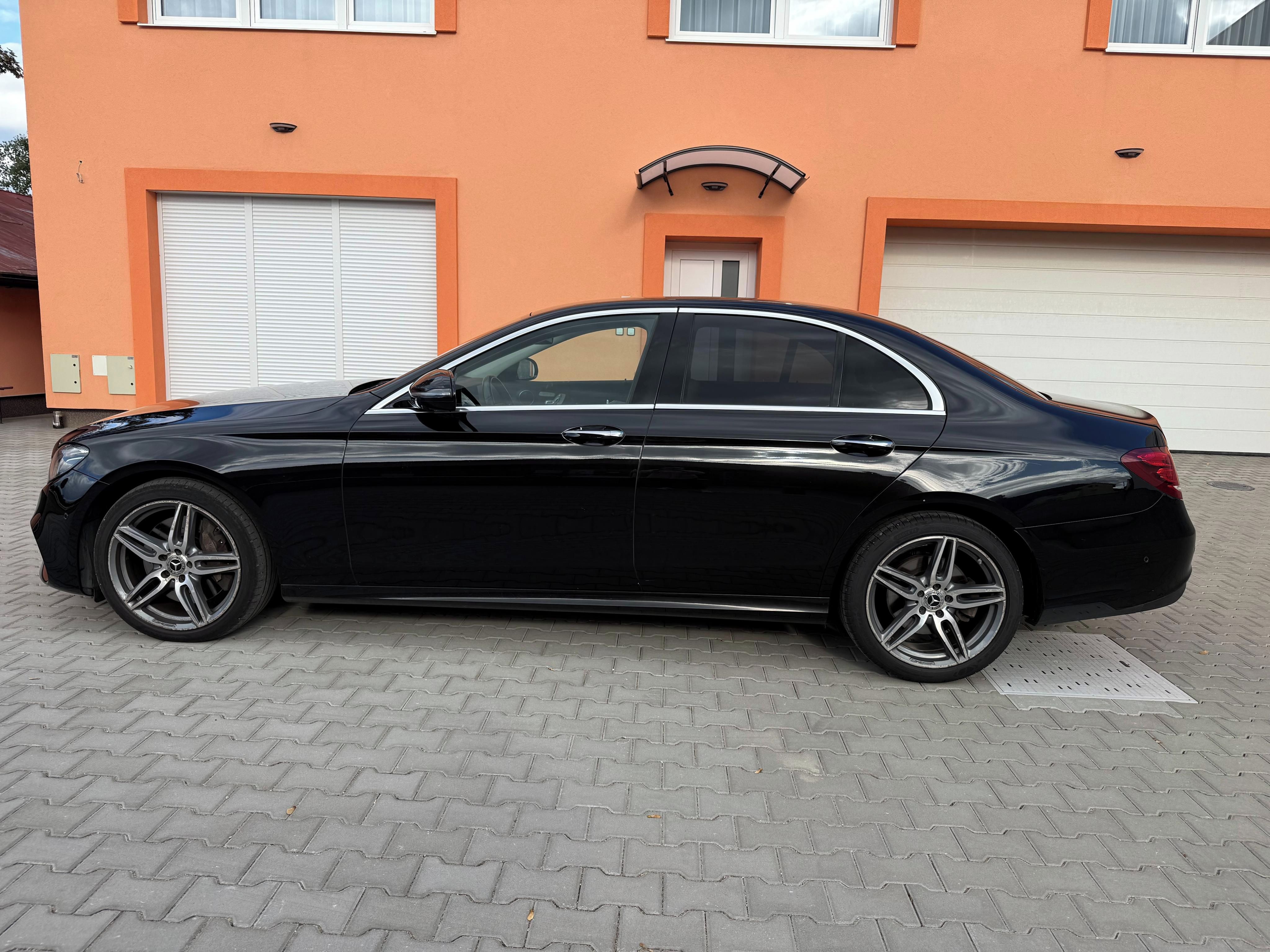 Mercedes-Benz Třídy E, Mercedes-Benz E 350d 4MATIC AM - fotka 3