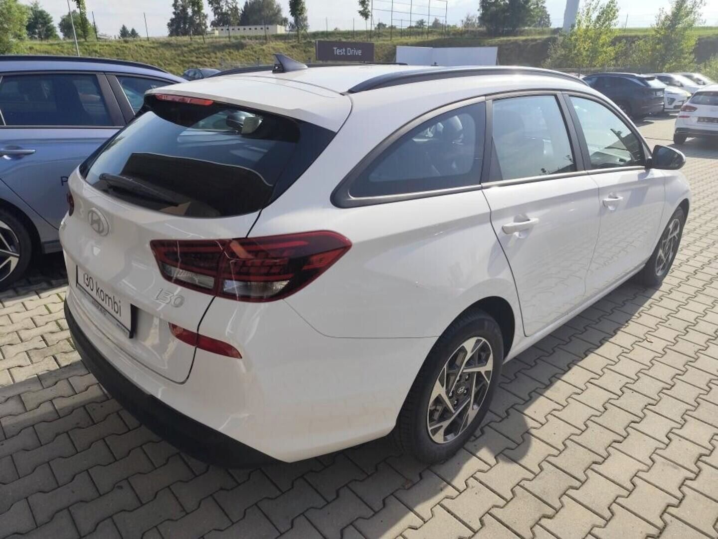 Hyundai i30, WG PD PE GO Czech! 1,0 T-GDI 8 - fotka 5