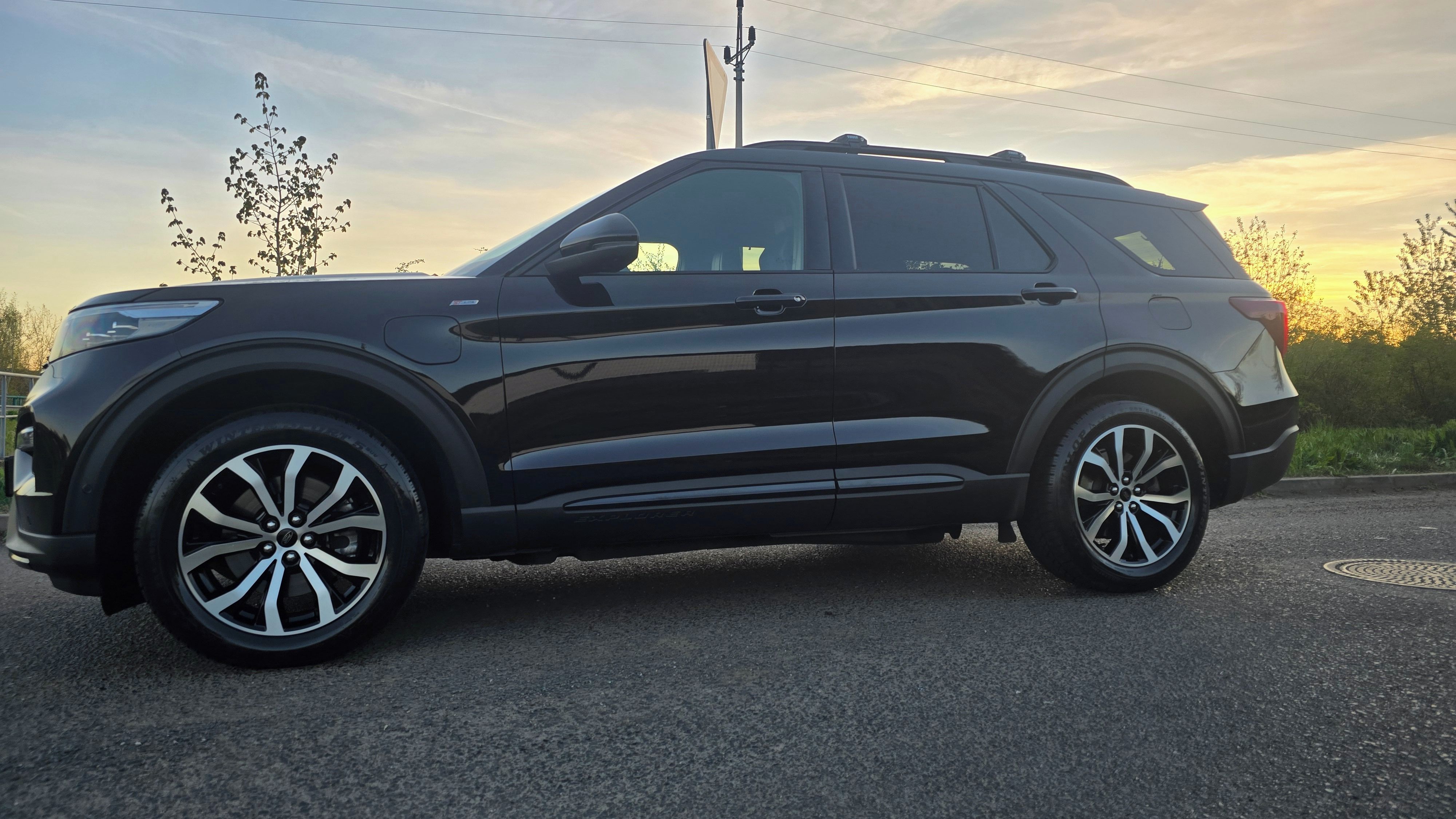 Ford Explorer, Ford Explorer 3.0 V6 PHEV ST - fotka 4