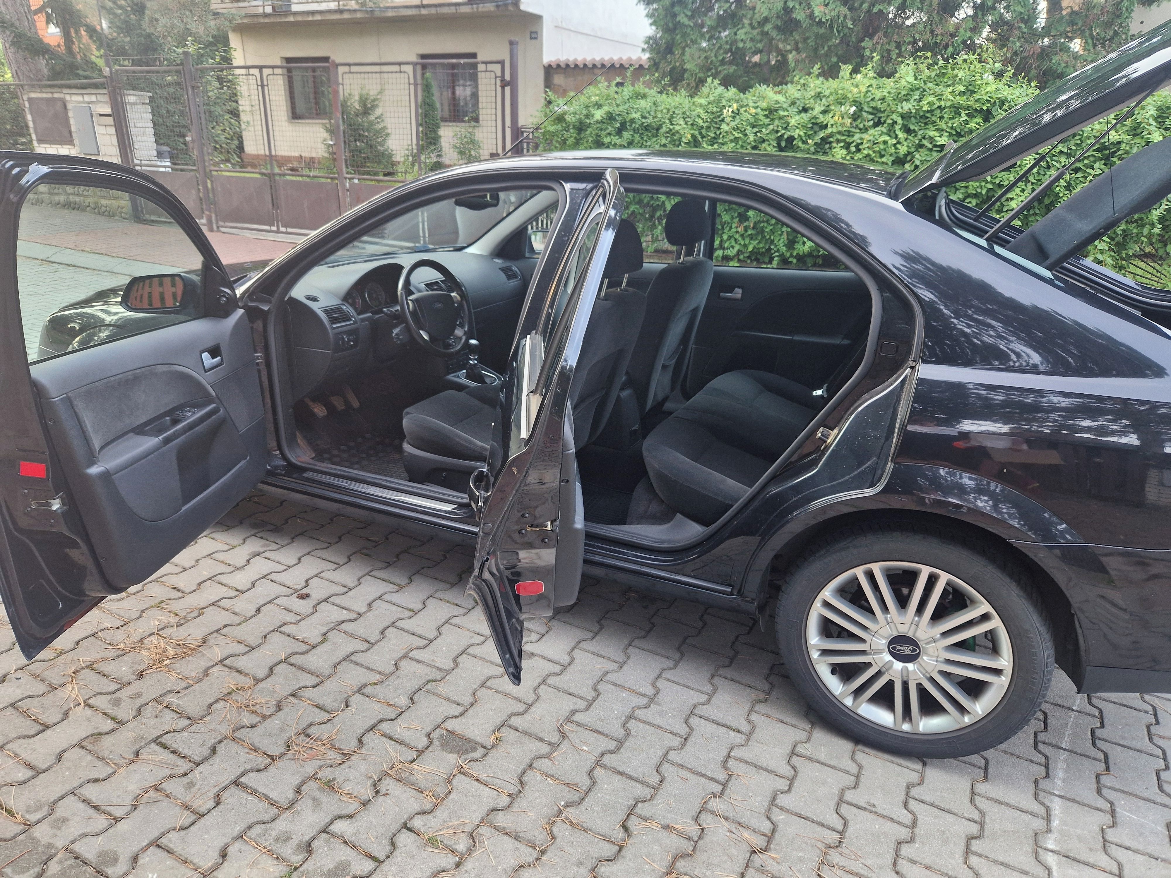 Ford Mondeo, 1.8i Ghia - fotka 6