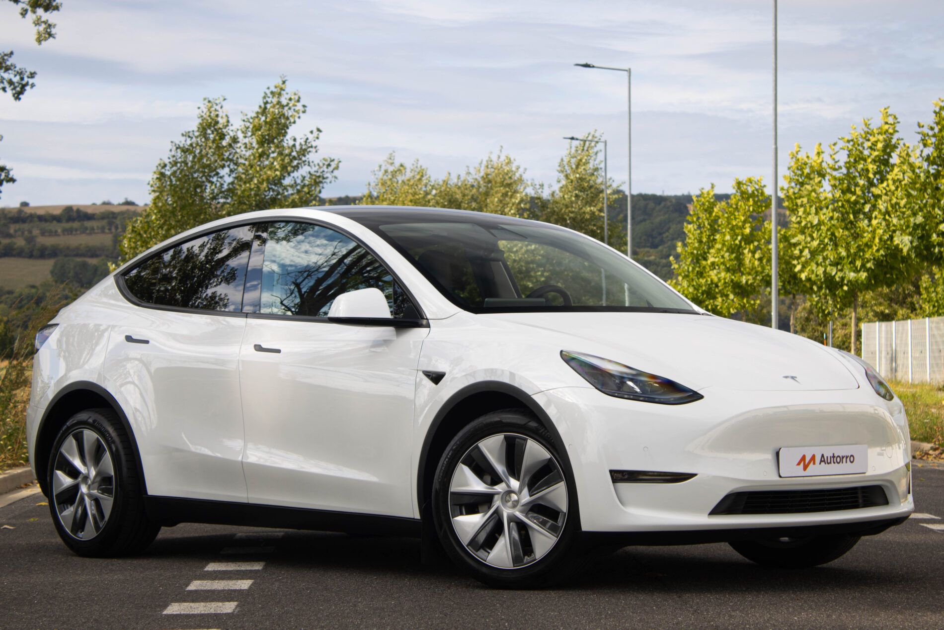 Tesla Model Y - fotka 2