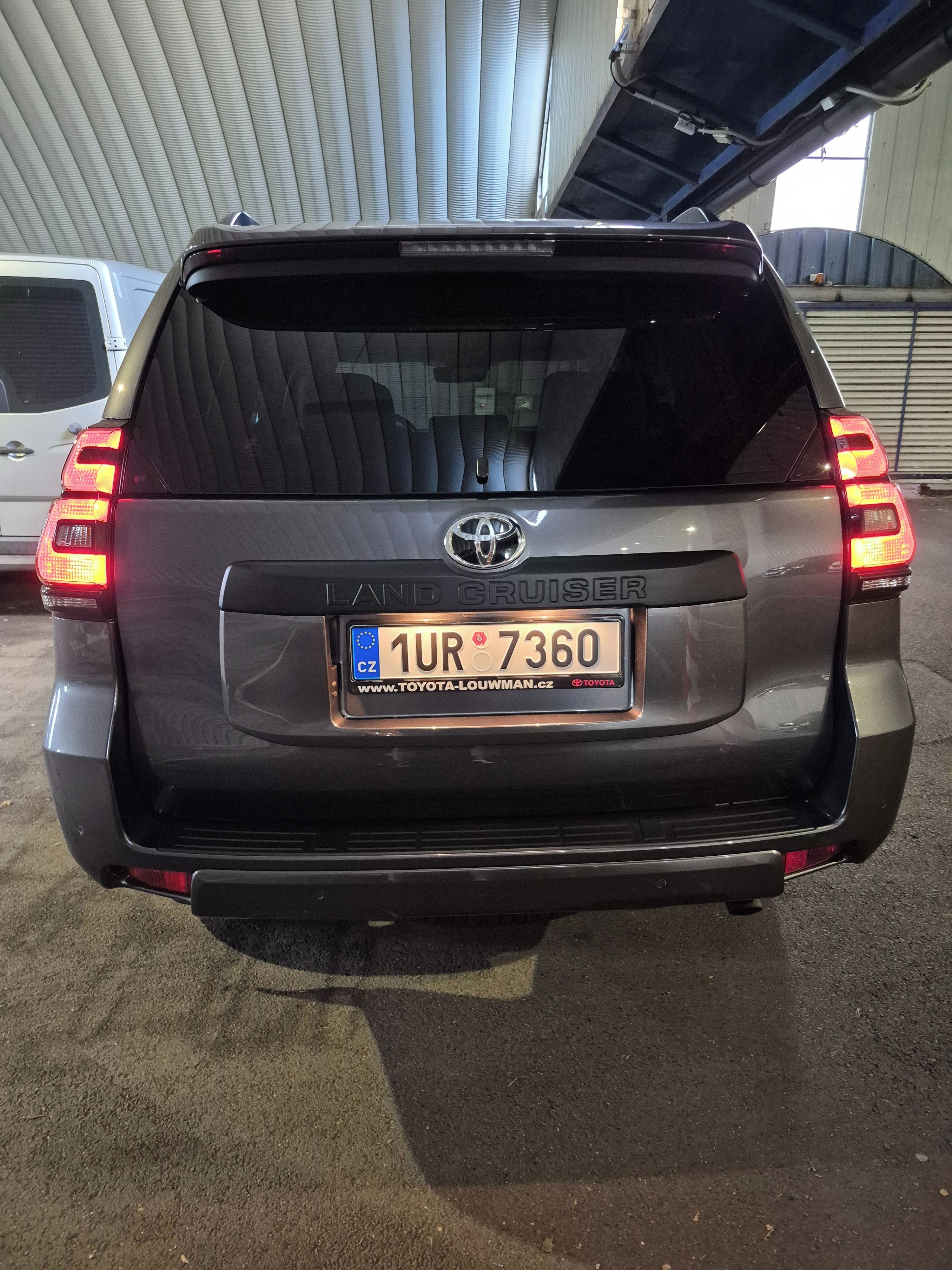 Toyota Land Cruiser, DPH ČR 1.maj 11/2023 29.tis km - fotka 4
