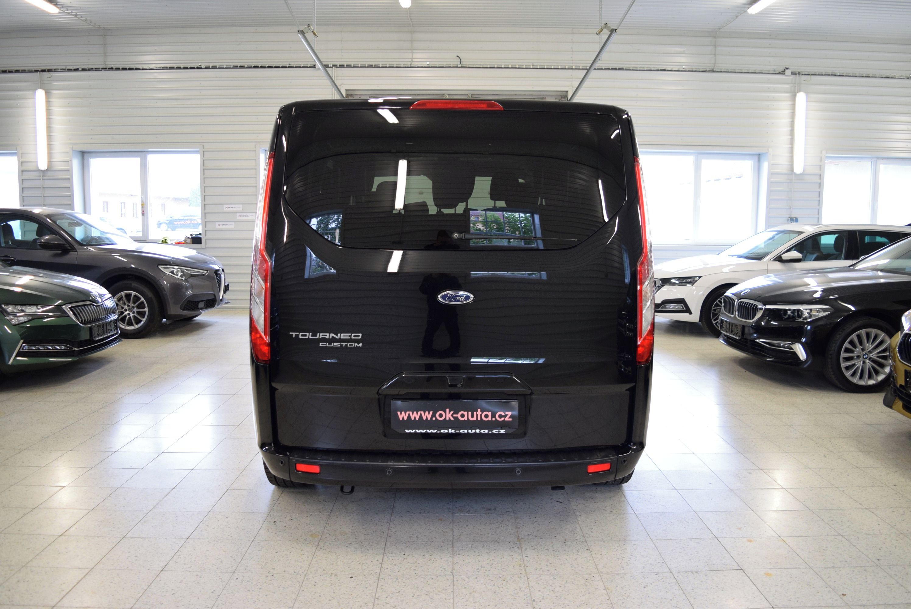 Ford Tourneo Custom, 2.0 TDCI TITANIUM X 132 kW 8M. - fotka 4