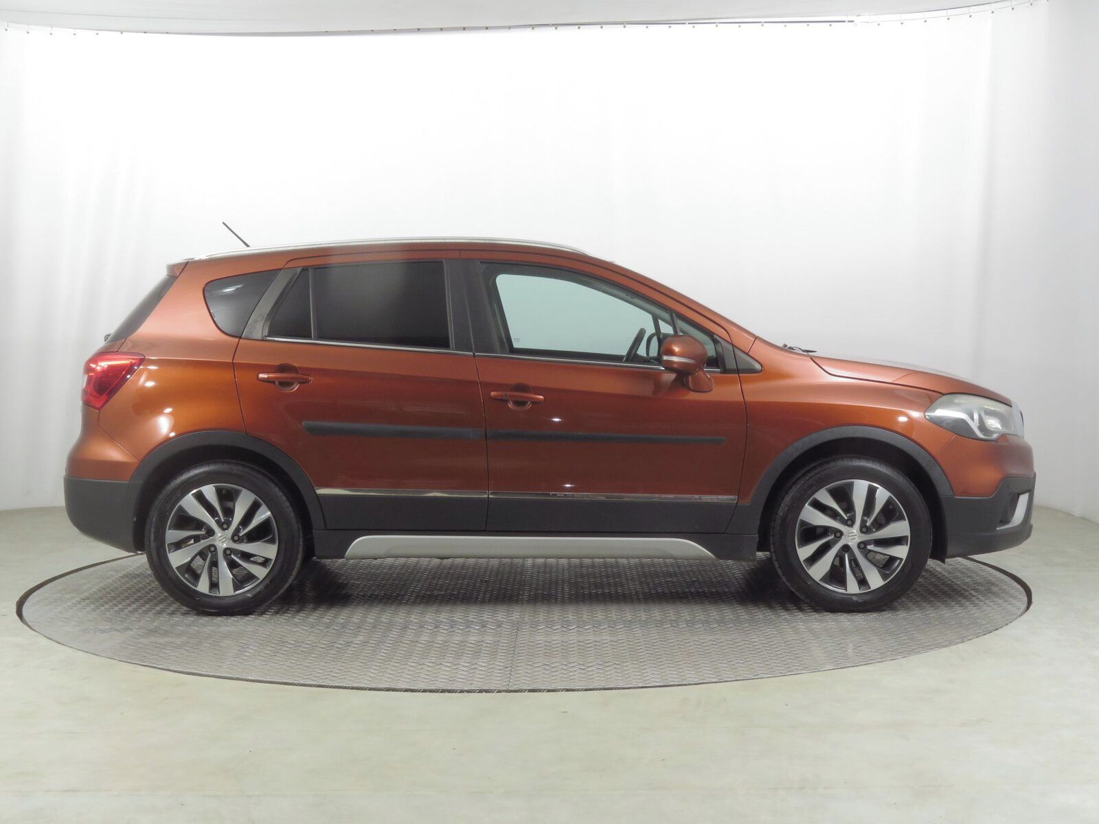 Suzuki SX4 S-Cross, 1.4 BoosterJet, 4X4 - fotka 6