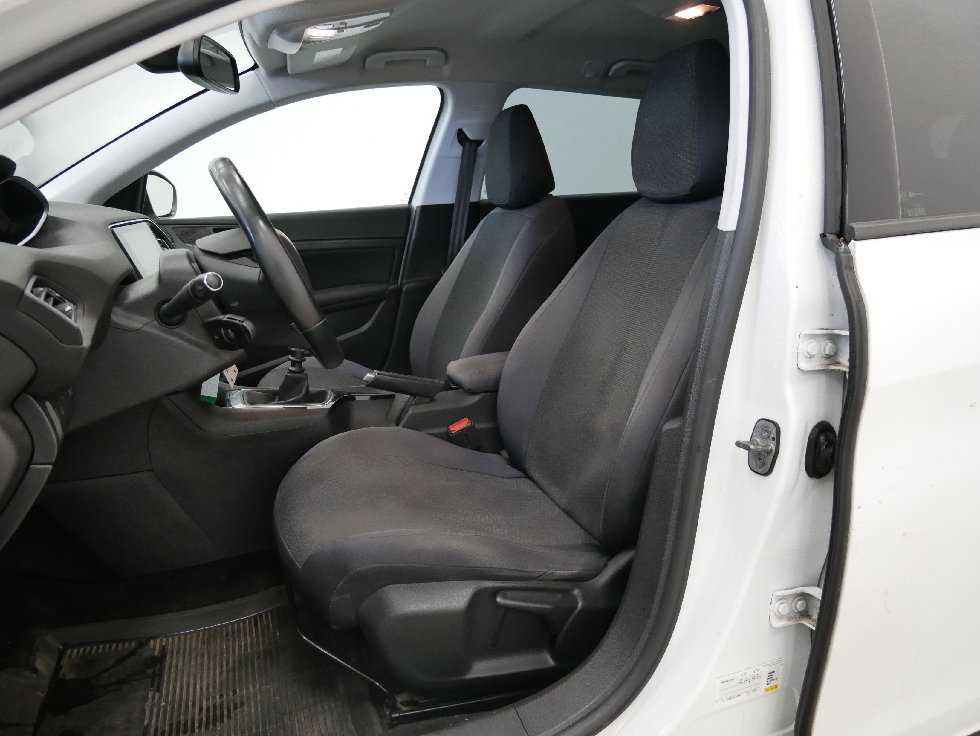 Peugeot 308, 1.5 blueHDI 96 kW Active - fotka 6