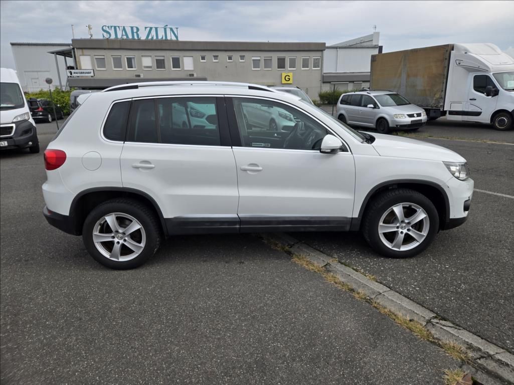 Volkswagen Tiguan, 2,0 TDI  4x4 - fotka 4
