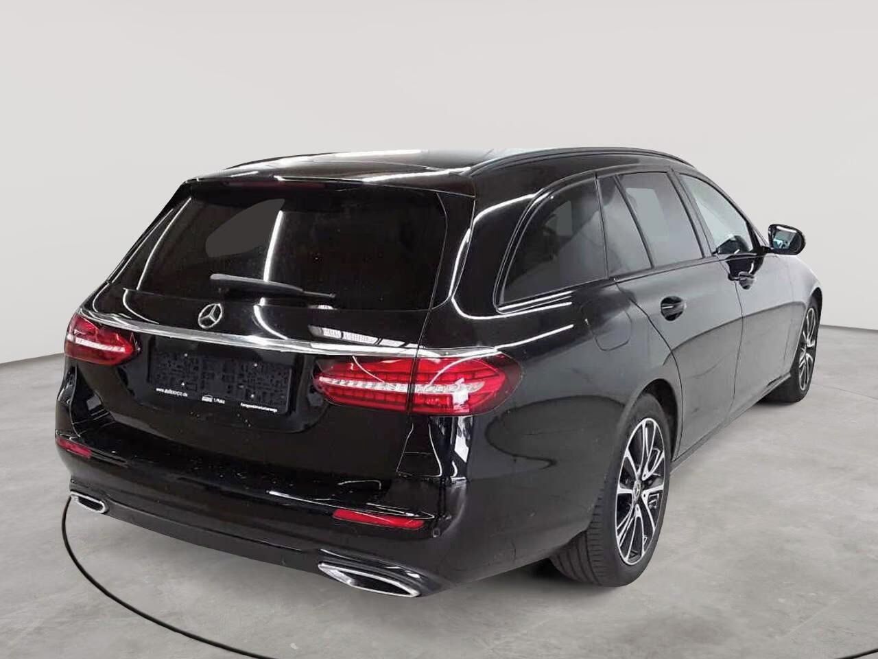 Mercedes-Benz Třídy E, 400 d 4Matic T 9G Exclusive - fotka 5