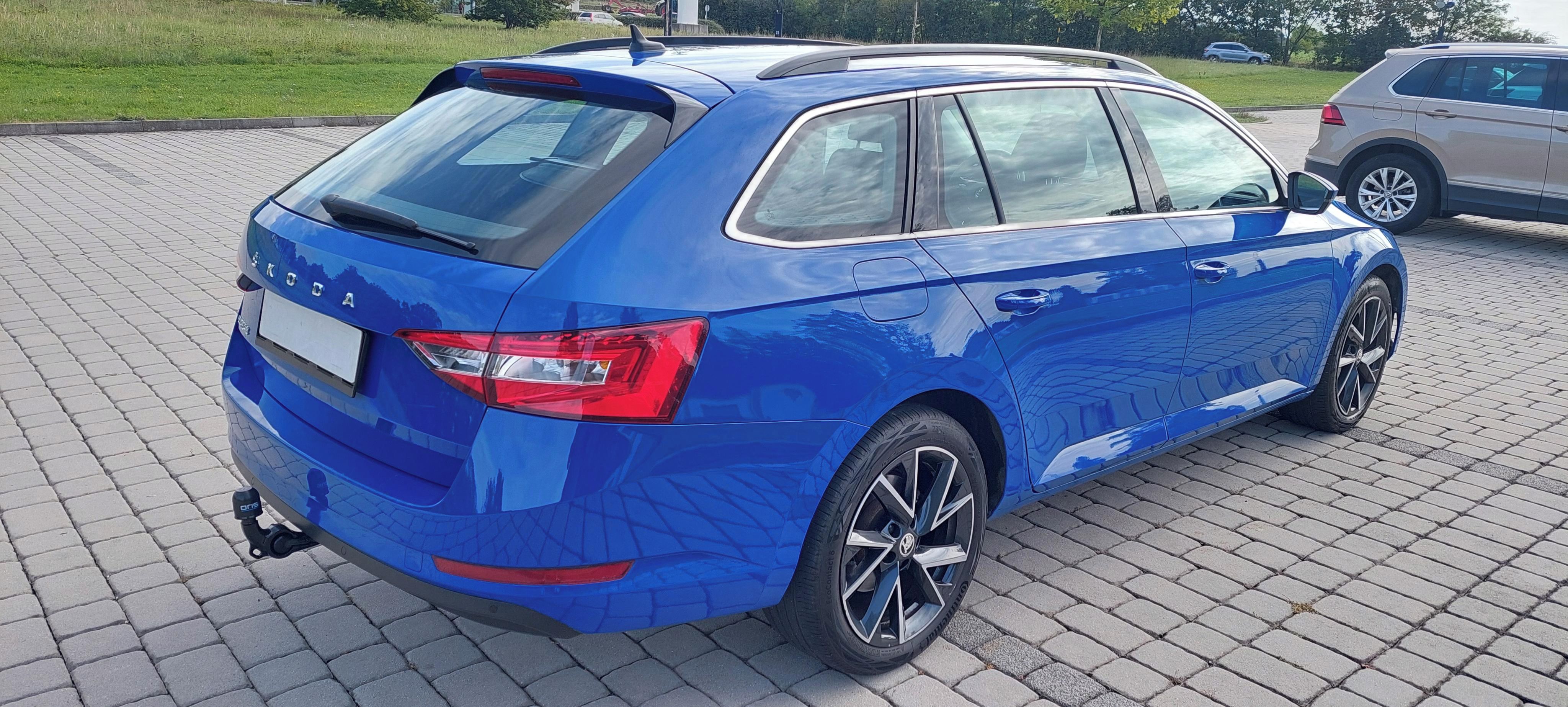 Škoda Superb, Com.III.FL(DSG)2,0TDiAmb+tažné - fotka 3