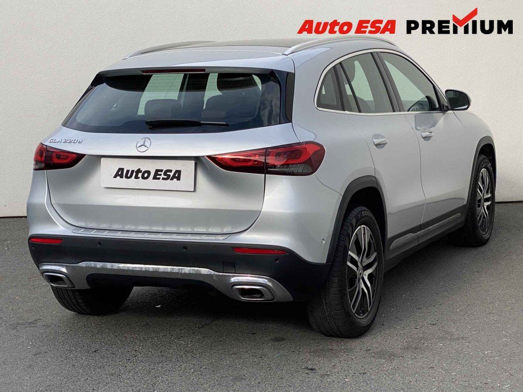 Mercedes-Benz GLA, 2.0 D 220d,1.maj,ČR,AT - fotka 4
