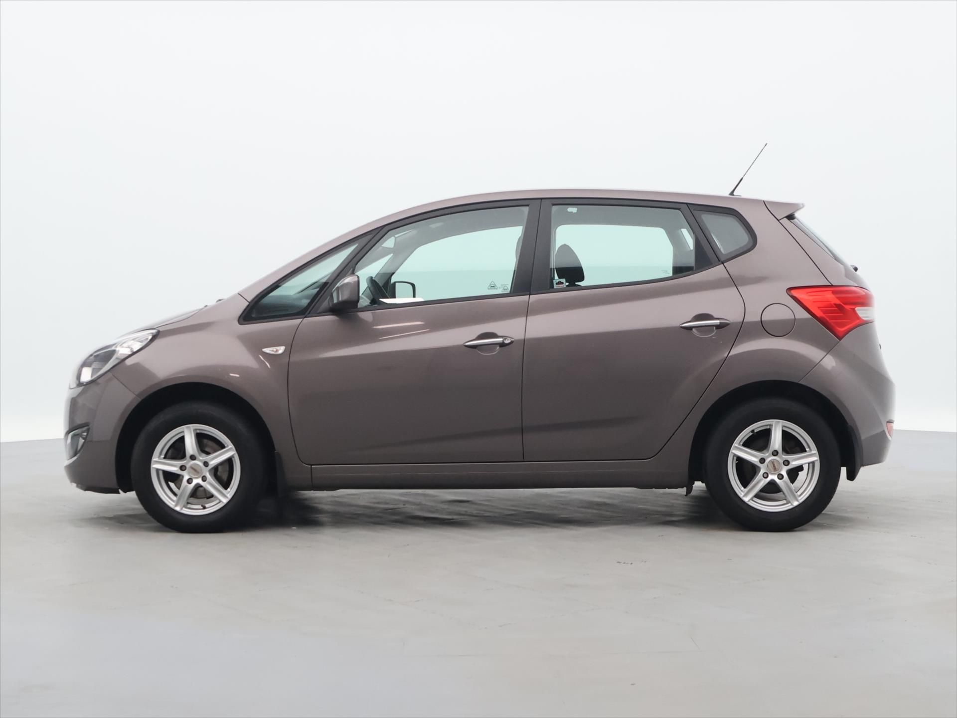Hyundai ix20, 1,4 CVVTi 66kW Klimatizace CZ - fotka 4