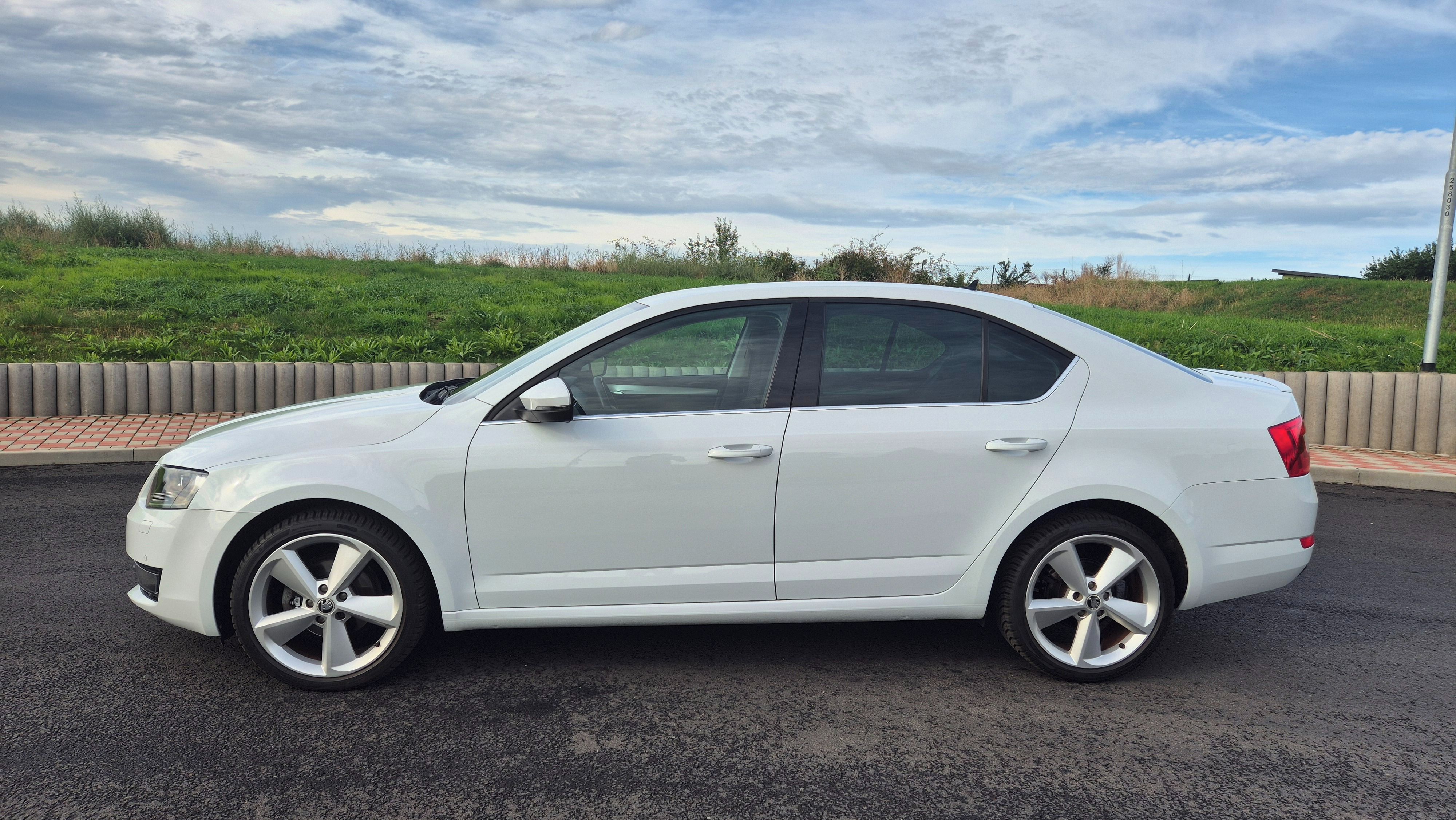 Škoda Octavia, 1,2tsi DSG SPORT, s historií - fotka 2