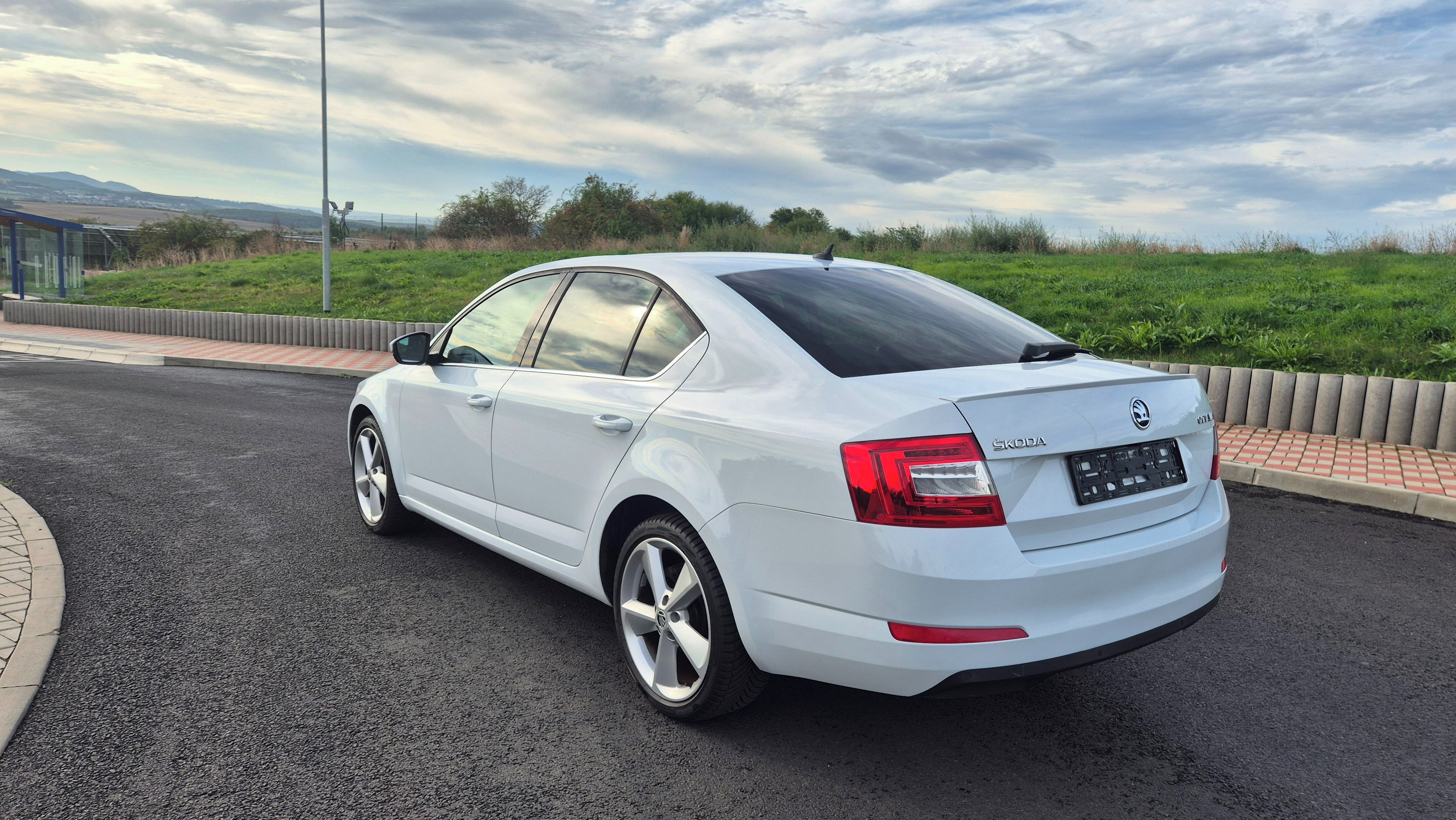 Škoda Octavia, 1,2tsi DSG SPORT, s historií - fotka 3