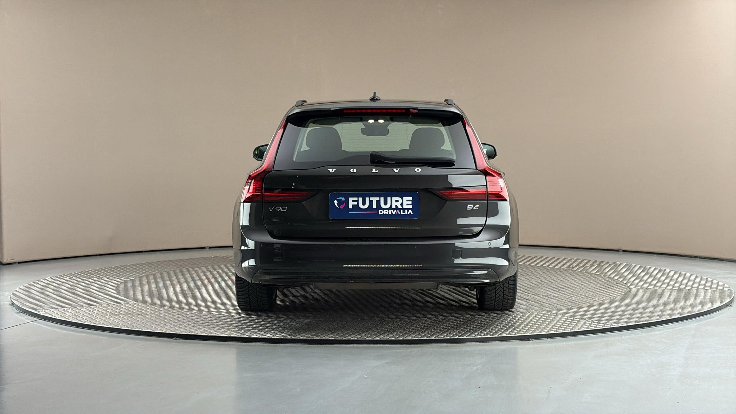 Volvo V90, 2.0 B4 AUT Momentum Pro - fotka 5