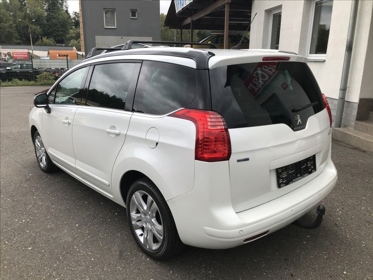 Peugeot 5008, 1,6 HDi 88kW Automat - fotka 6
