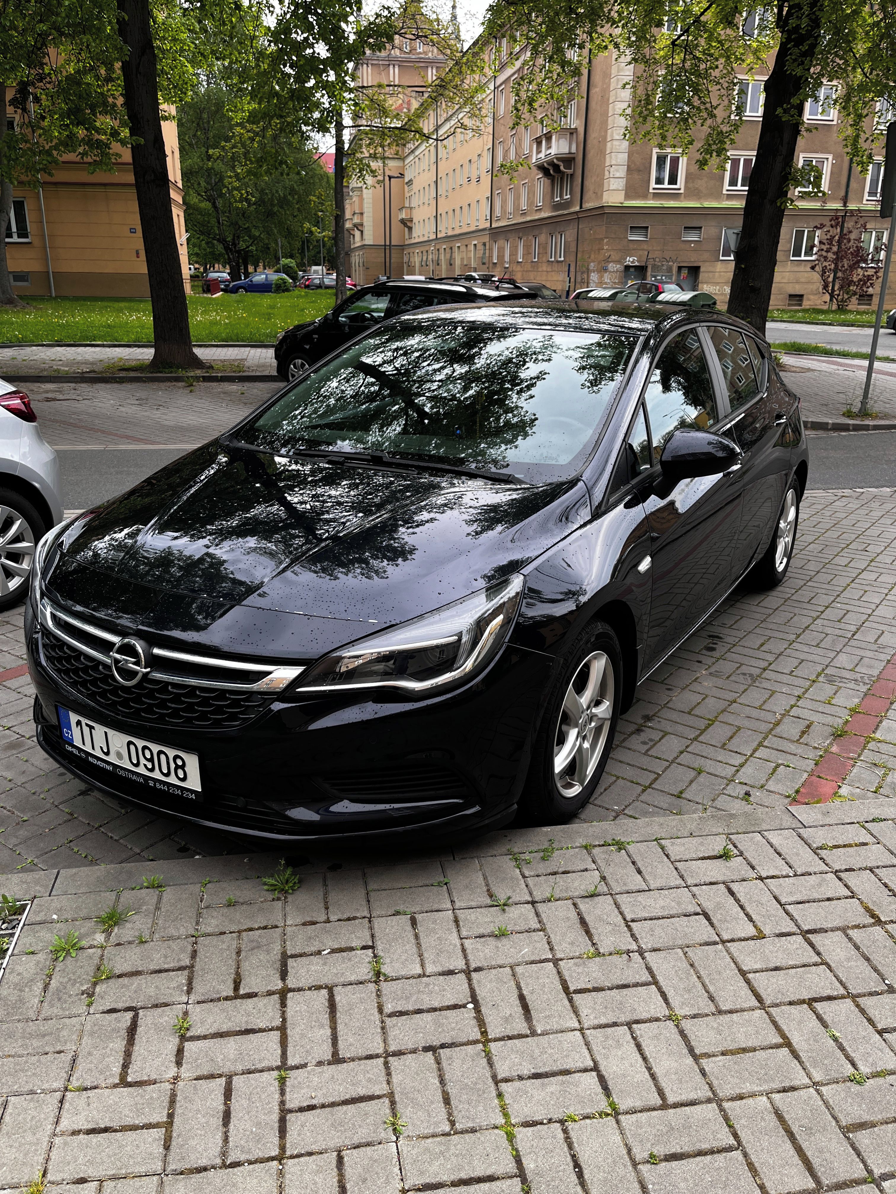 Opel Astra, 1,4 74 kw, 102 000 tis. km - fotka 6